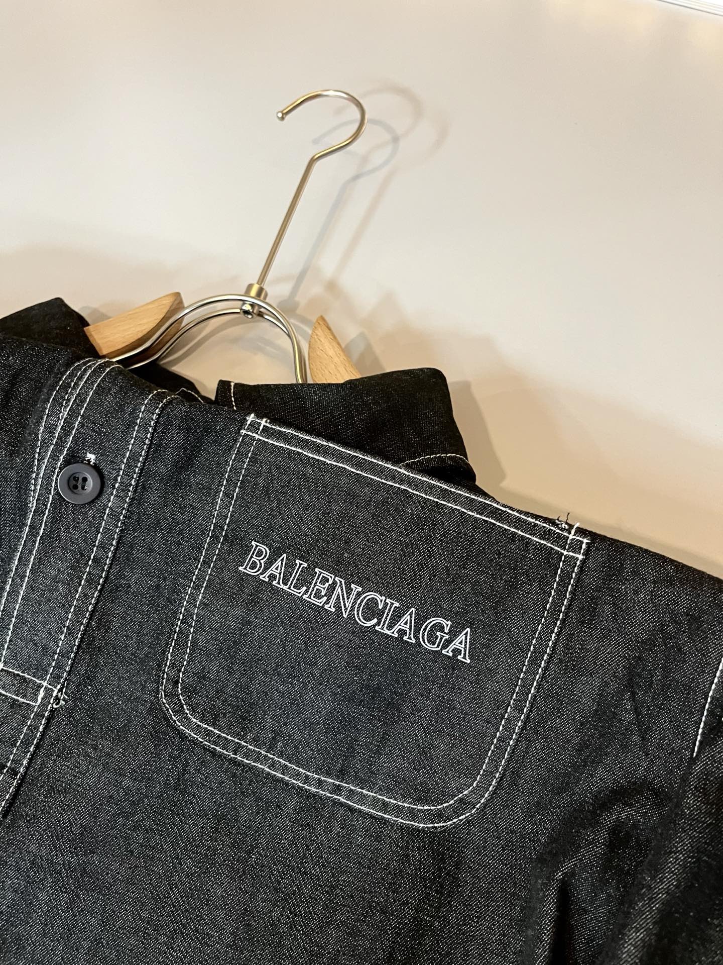 BALENCI*GA巴黎*家 2025秋季新款男女同款👫牛仔衬衣，走秀图案印花时尚休闲衬衣，标志logo