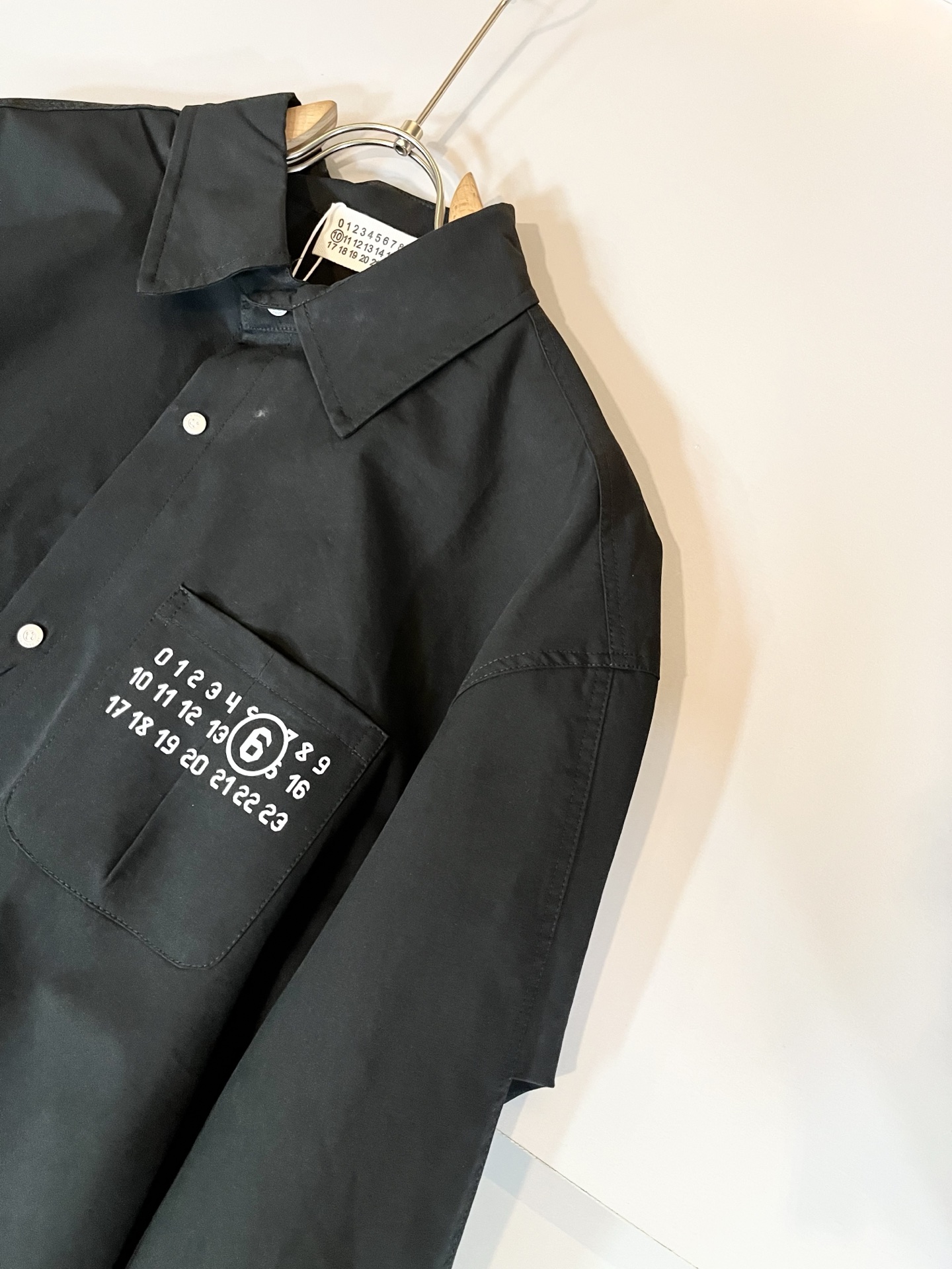 马吉拉 maison margiel 2025秋冬新款男女同款👫休闲夹克外套，专柜同步发售！定制专属面料