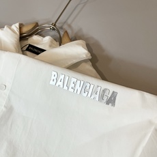 BALENCI*GA巴黎*家 2025秋季新款男女同款👫衬衣,走秀图案印花时尚休闲衬衣,标志logo图案 BALENCI*GA巴黎*家 2025秋季新款男女同款👫衬衣,走秀图案印花时尚休闲衬衣,标志logo图案
