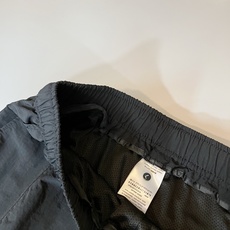 Y- 3山本*耀司 2025秋冬新品休闲裤,裤腿字母logo图案贴布设计!定制做旧洗水棉面料!上身舒适感 Y- 3山本*耀司 2025秋冬新品休闲裤,裤腿字母logo图案贴布设计!定制做旧洗水棉面料!上身舒适感
