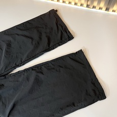 Y- 3山本*耀司 2025秋冬新品休闲裤,裤腿字母logo图案贴布设计!定制做旧洗水棉面料!上身舒适感 Y- 3山本*耀司 2025秋冬新品休闲裤,裤腿字母logo图案贴布设计!定制做旧洗水棉面料!上身舒适感