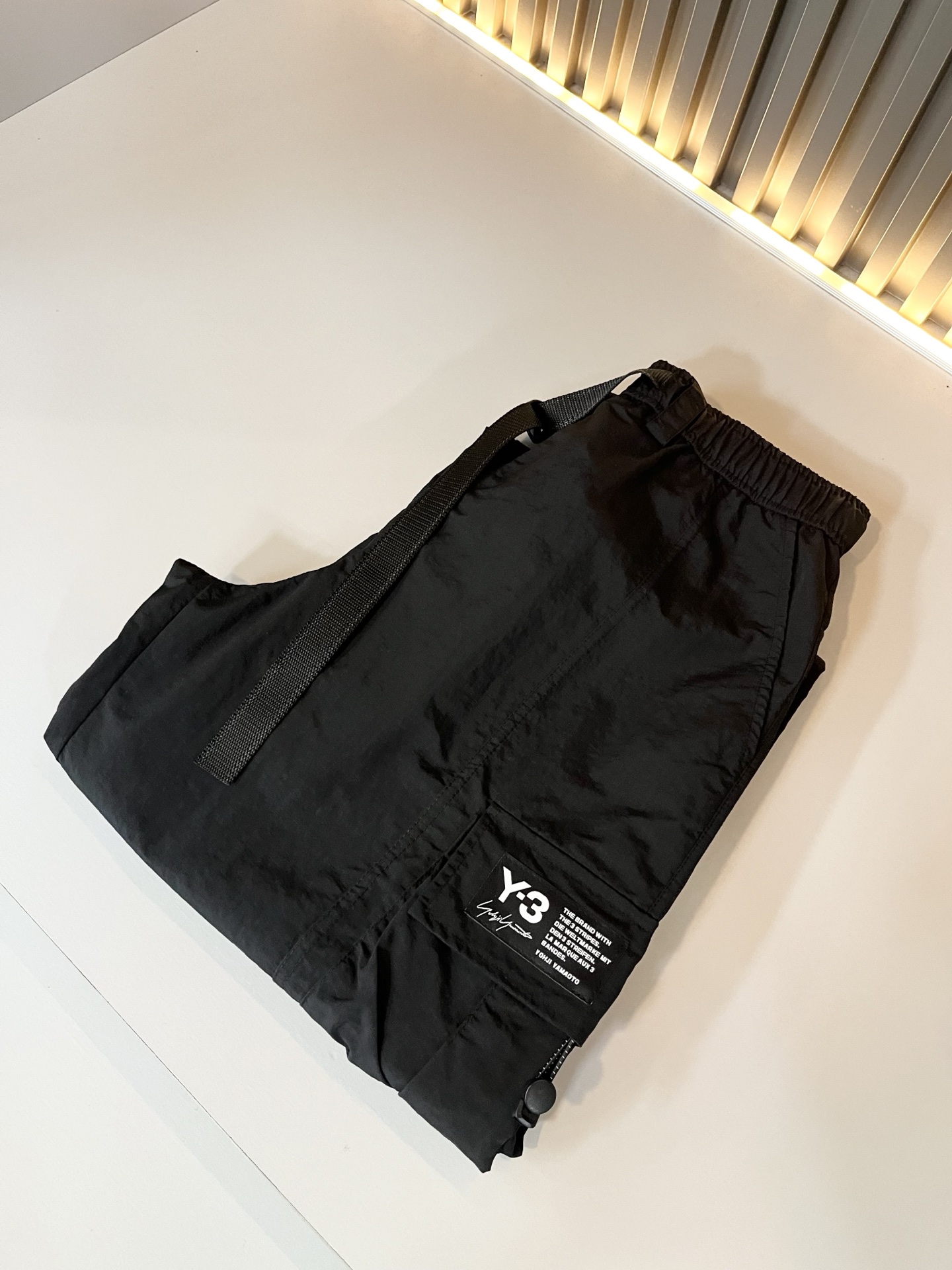 Y- 3山本*耀司 2025秋冬新品休闲裤，裤腿字母logo图案贴布设计！定制做旧洗水棉面料！上身舒适感