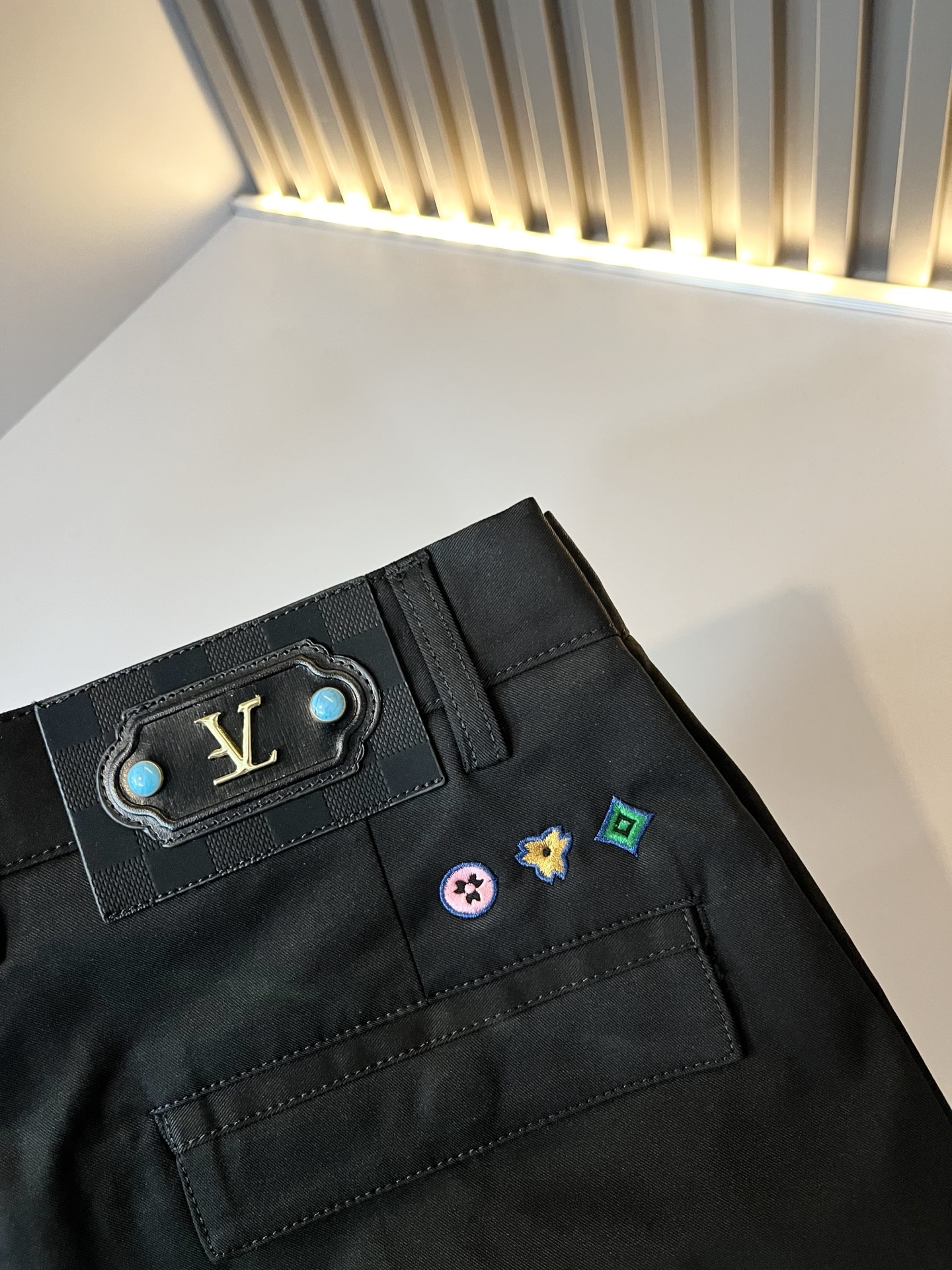 LouisVuitt*路易*登 2025秋冬新款男士休闲西裤，男士经典时尚百搭商务休闲西裤! 都市精英商