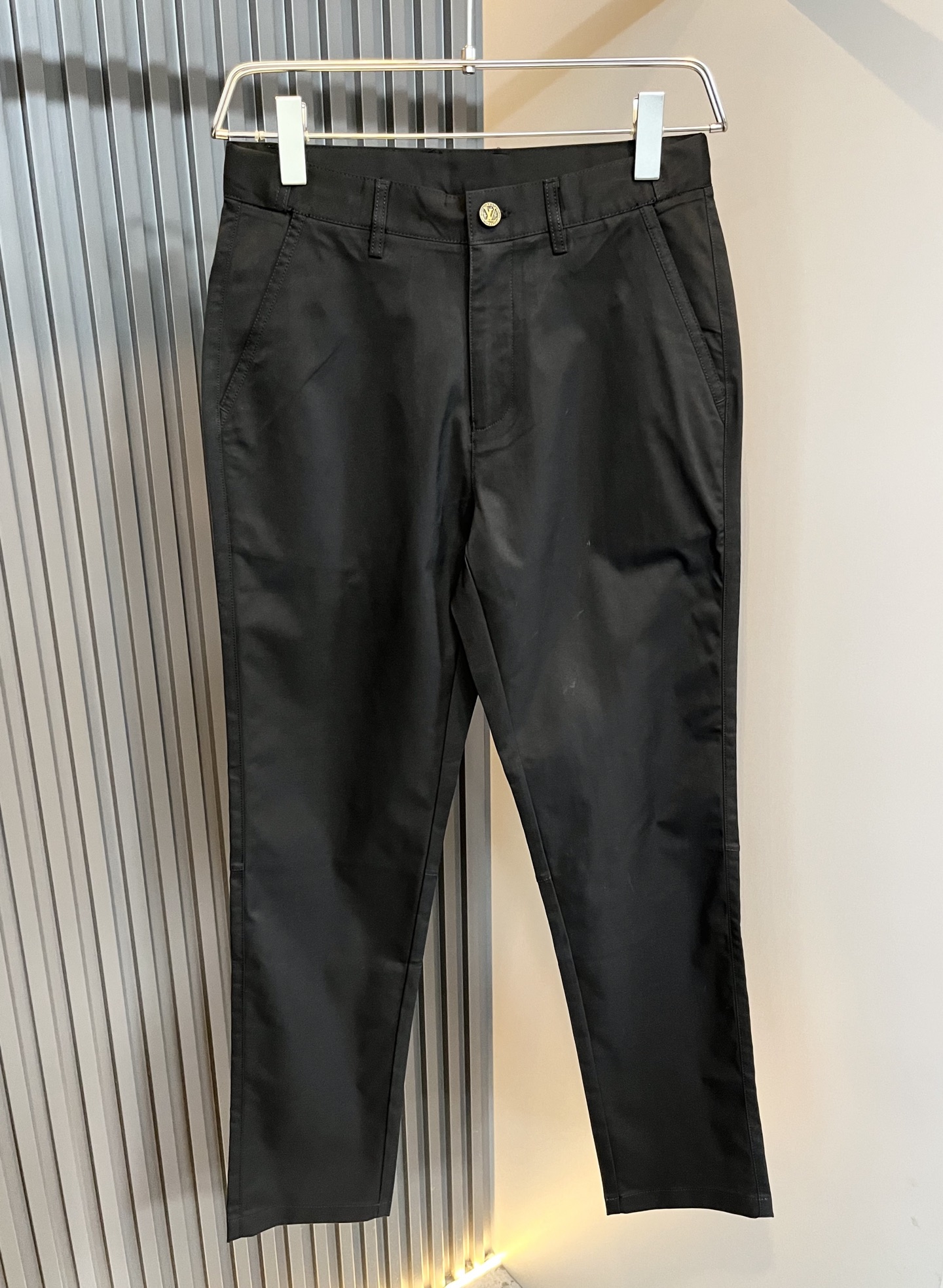 LouisVuitt*路易*登 2025秋冬新款男士休闲西裤，男士经典时尚百搭商务休闲西裤! 都市精英商