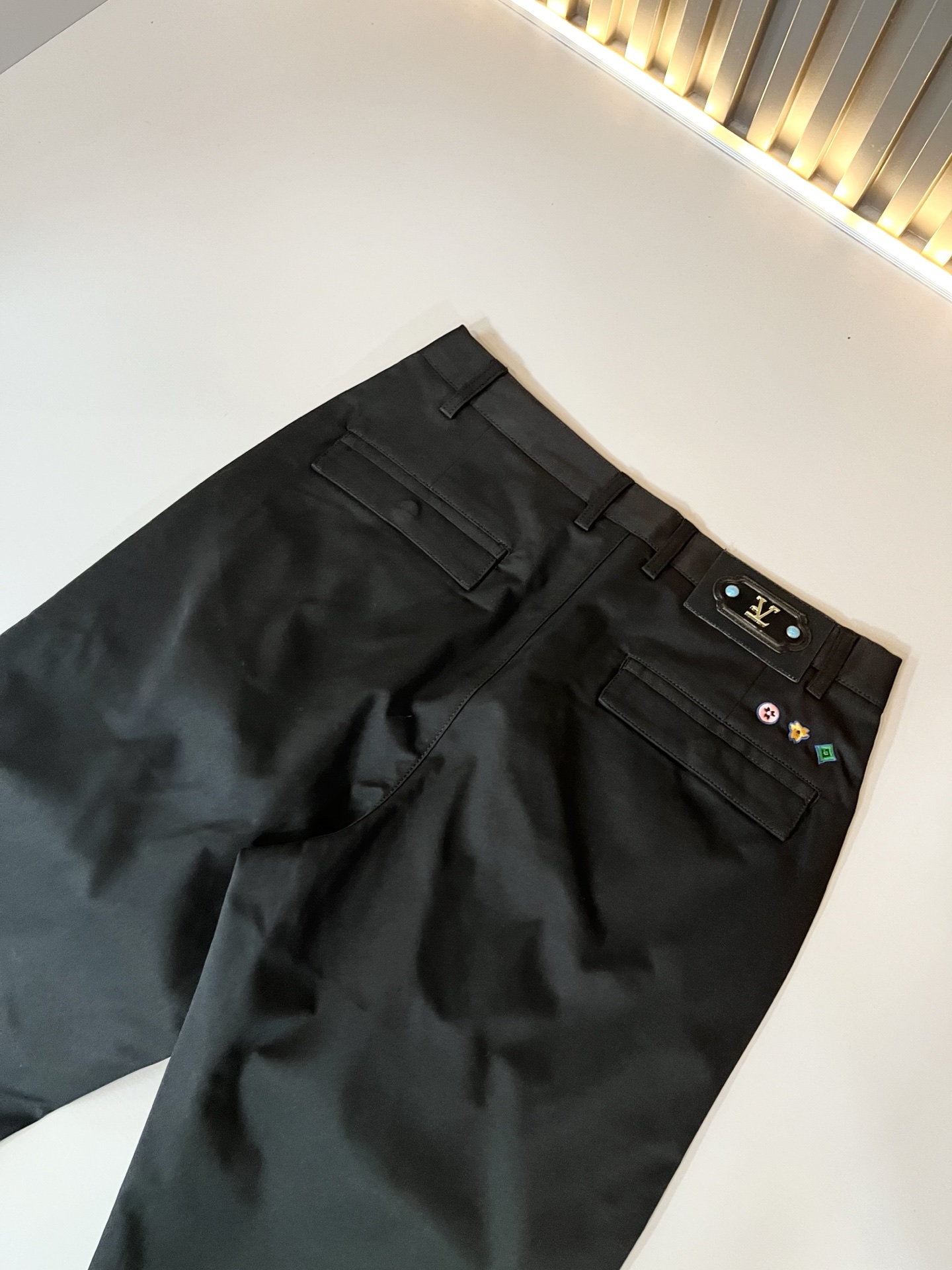 LouisVuitt*路易*登 2025秋冬新款男士休闲西裤，男士经典时尚百搭商务休闲西裤! 都市精英商