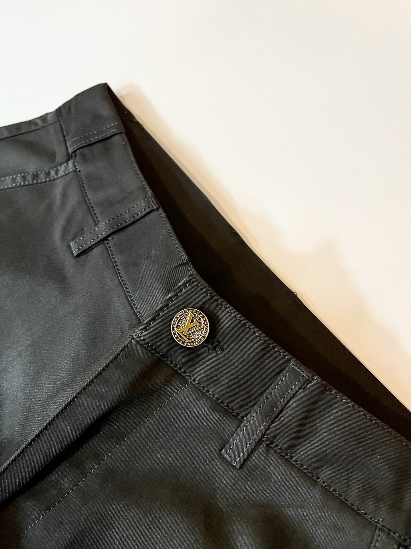 LouisVuitt*路易*登 2025秋冬新款男士休闲西裤，男士经典时尚百搭商务休闲西裤! 都市精英商