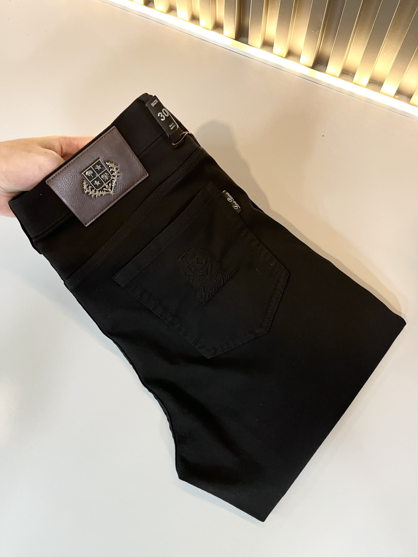 Loro Piana诺悠翩雅 2025春夏新品男士时装款高端休闲裤，香港洋行渠道货，日本原厂出品，纯血统