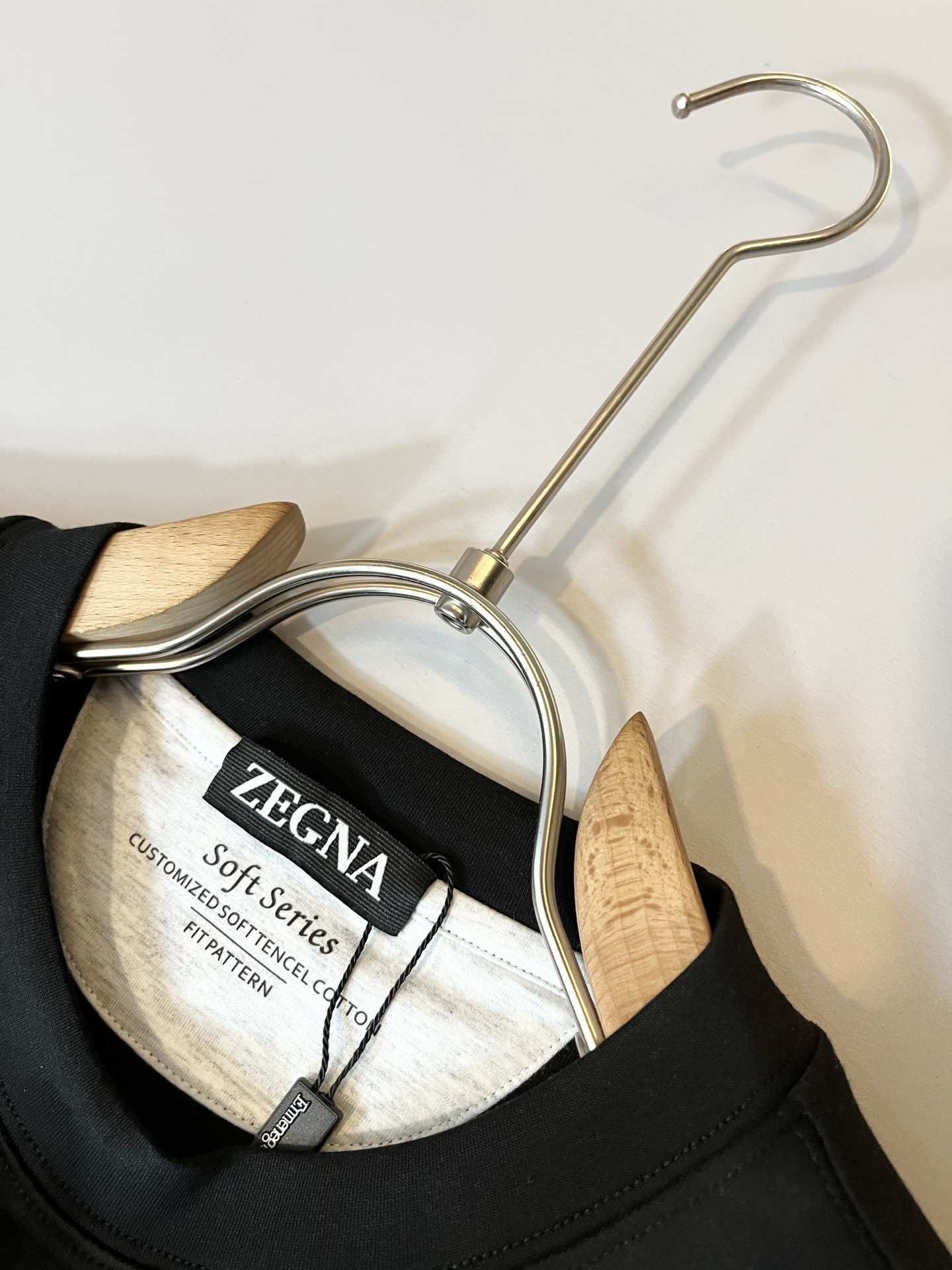 Ermenegildo Zeg*a杰*亚 2025秋冬新品男士长袖休闲打底衫，外贸公司订单！是杰尼亚经典