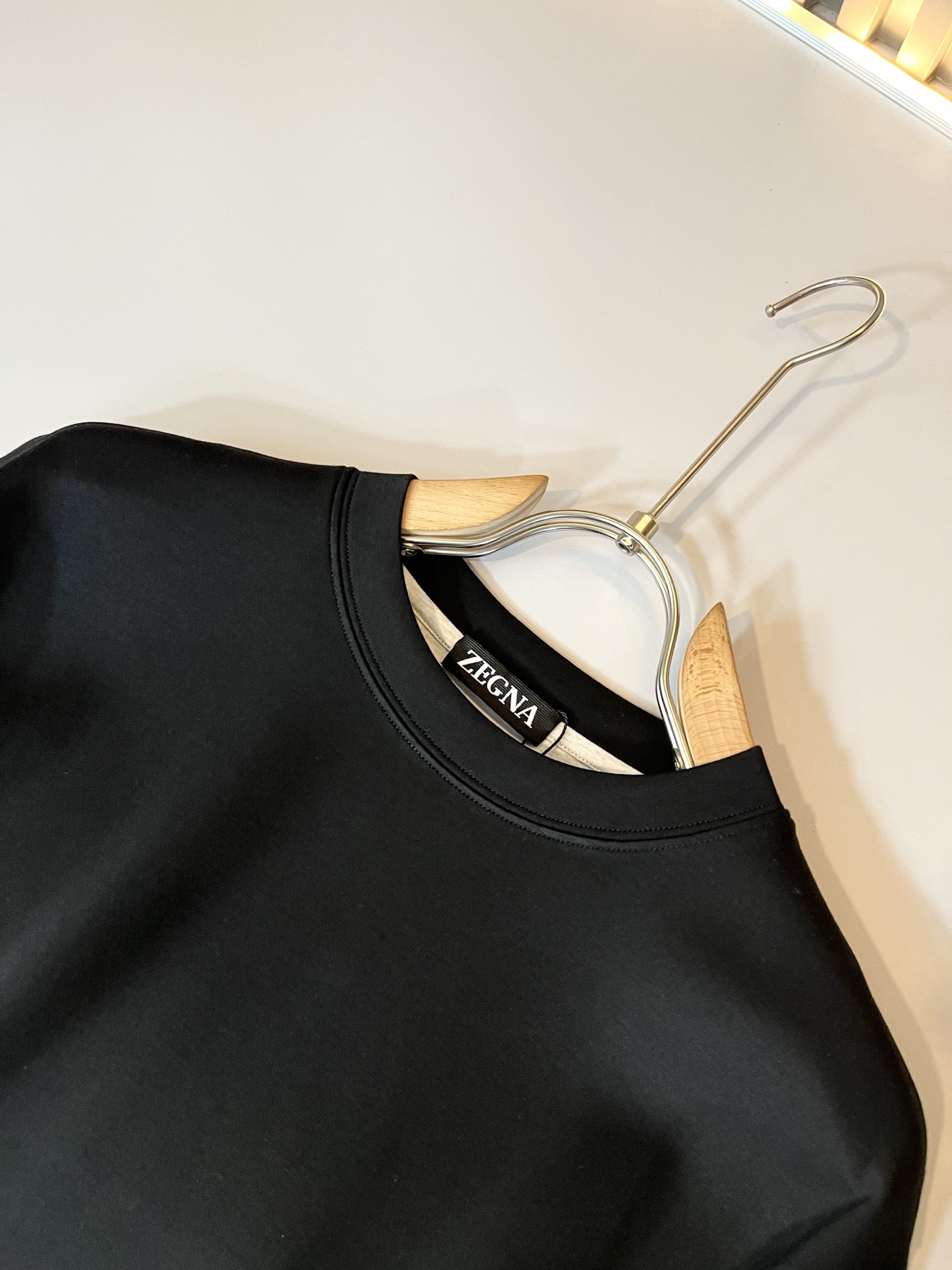 Ermenegildo Zeg*a杰*亚 2025秋冬新品男士长袖休闲打底衫，外贸公司订单！是杰尼亚经典