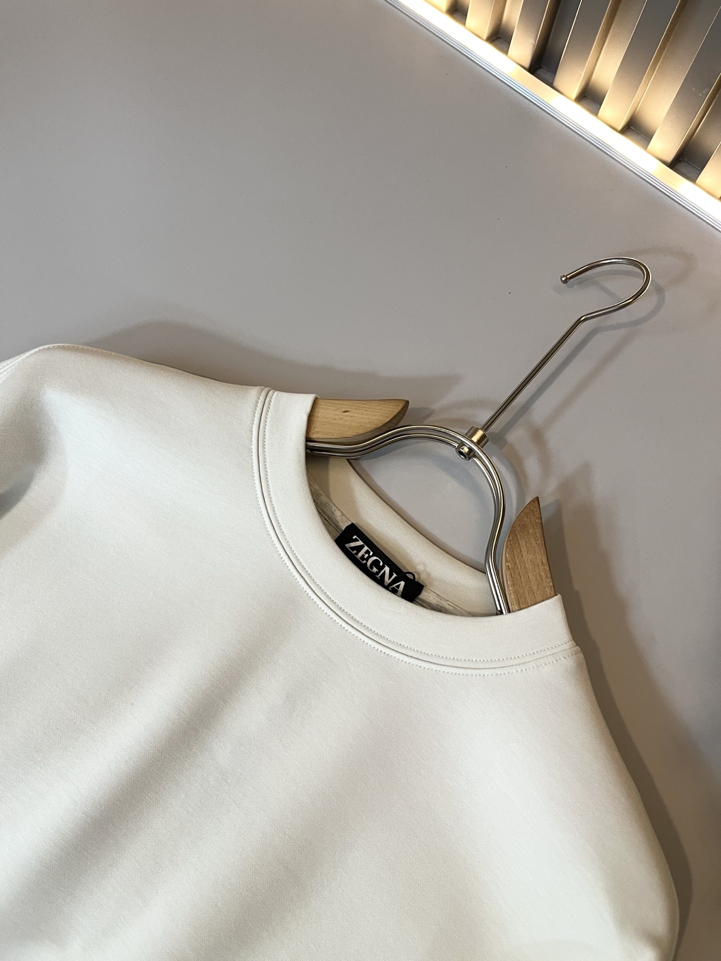 Ermenegildo Zeg*a杰*亚 2025秋冬新品男士长袖休闲打底衫，外贸公司订单！是杰尼亚经典