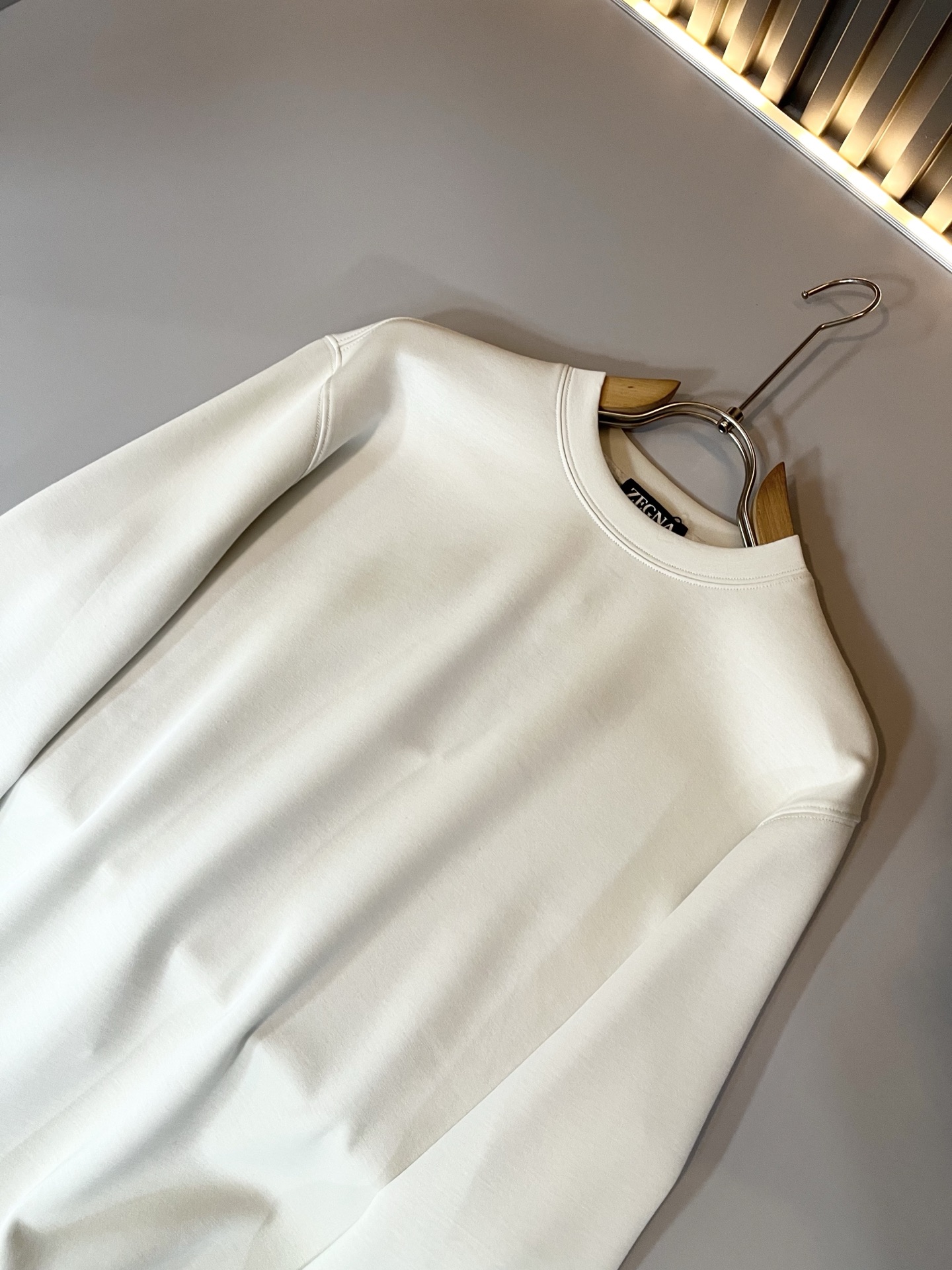 Ermenegildo Zeg*a杰*亚 2025秋冬新品男士长袖休闲打底衫，外贸公司订单！是杰尼亚经典