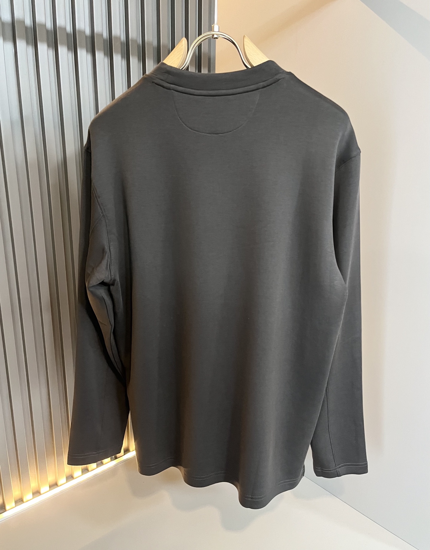 Ermenegildo Zeg*a杰*亚 2025秋冬新品男士长袖休闲打底衫，外贸公司订单！是杰尼亚经典