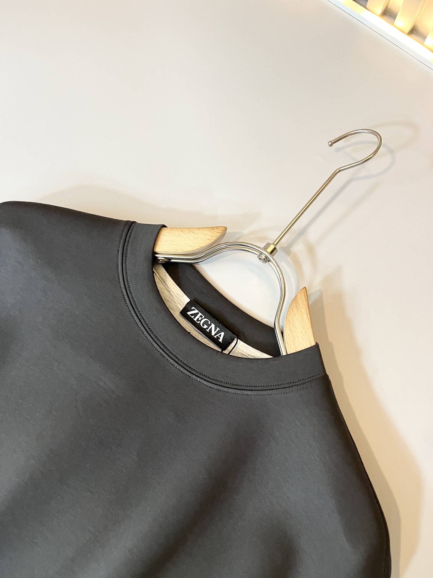 Ermenegildo Zeg*a杰*亚 2025秋冬新品男士长袖休闲打底衫，外贸公司订单！是杰尼亚经典