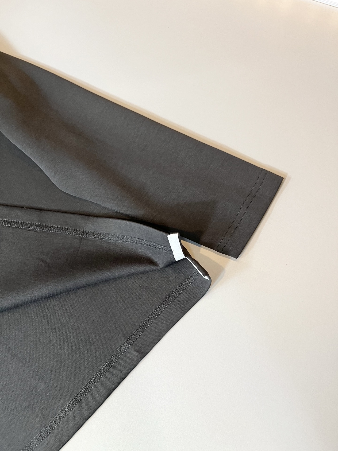 Ermenegildo Zeg*a杰*亚 2025秋冬新品男士长袖休闲打底衫，外贸公司订单！是杰尼亚经典