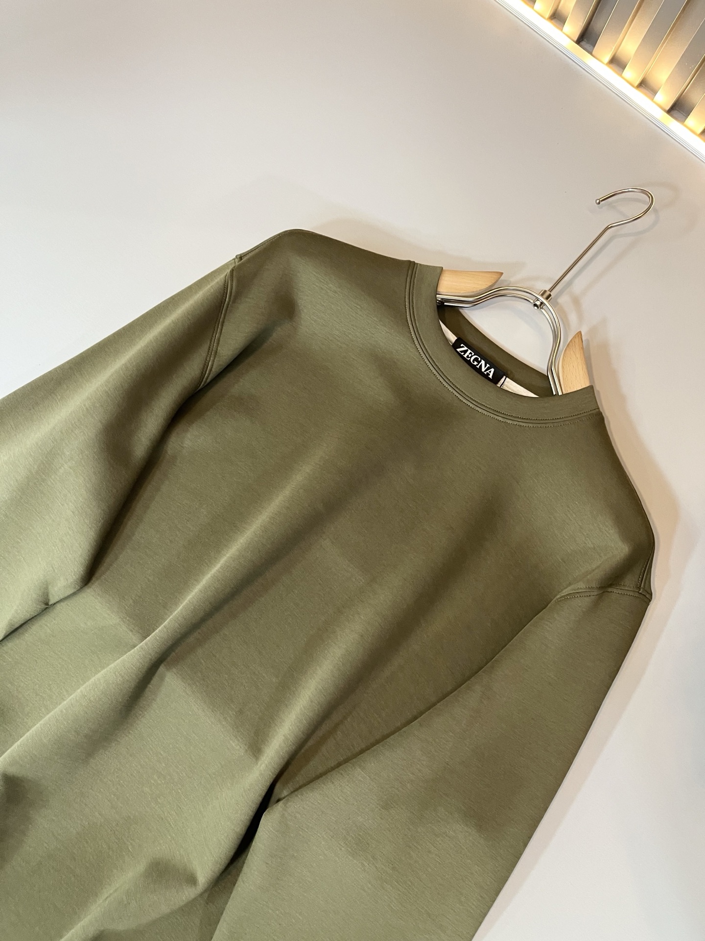 Ermenegildo Zeg*a杰*亚 2025秋冬新品男士长袖休闲打底衫，外贸公司订单！是杰尼亚经典