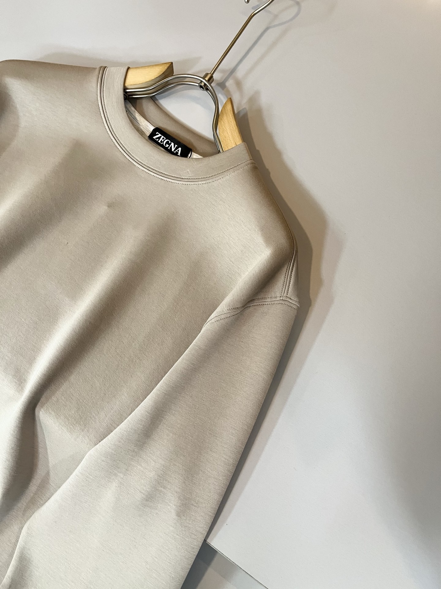 Ermenegildo Zeg*a杰*亚 2025秋冬新品男士长袖休闲打底衫，外贸公司订单！是杰尼亚经典