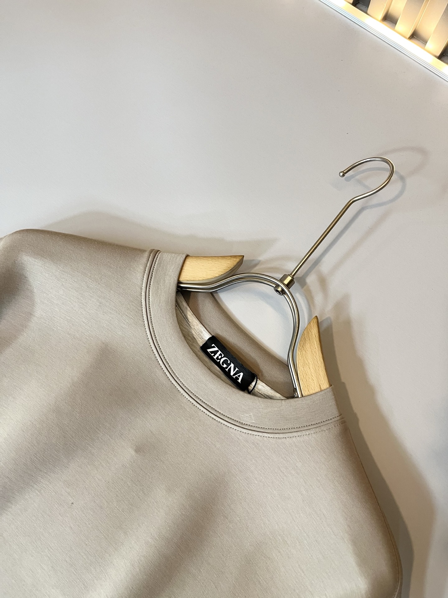 Ermenegildo Zeg*a杰*亚 2025秋冬新品男士长袖休闲打底衫，外贸公司订单！是杰尼亚经典