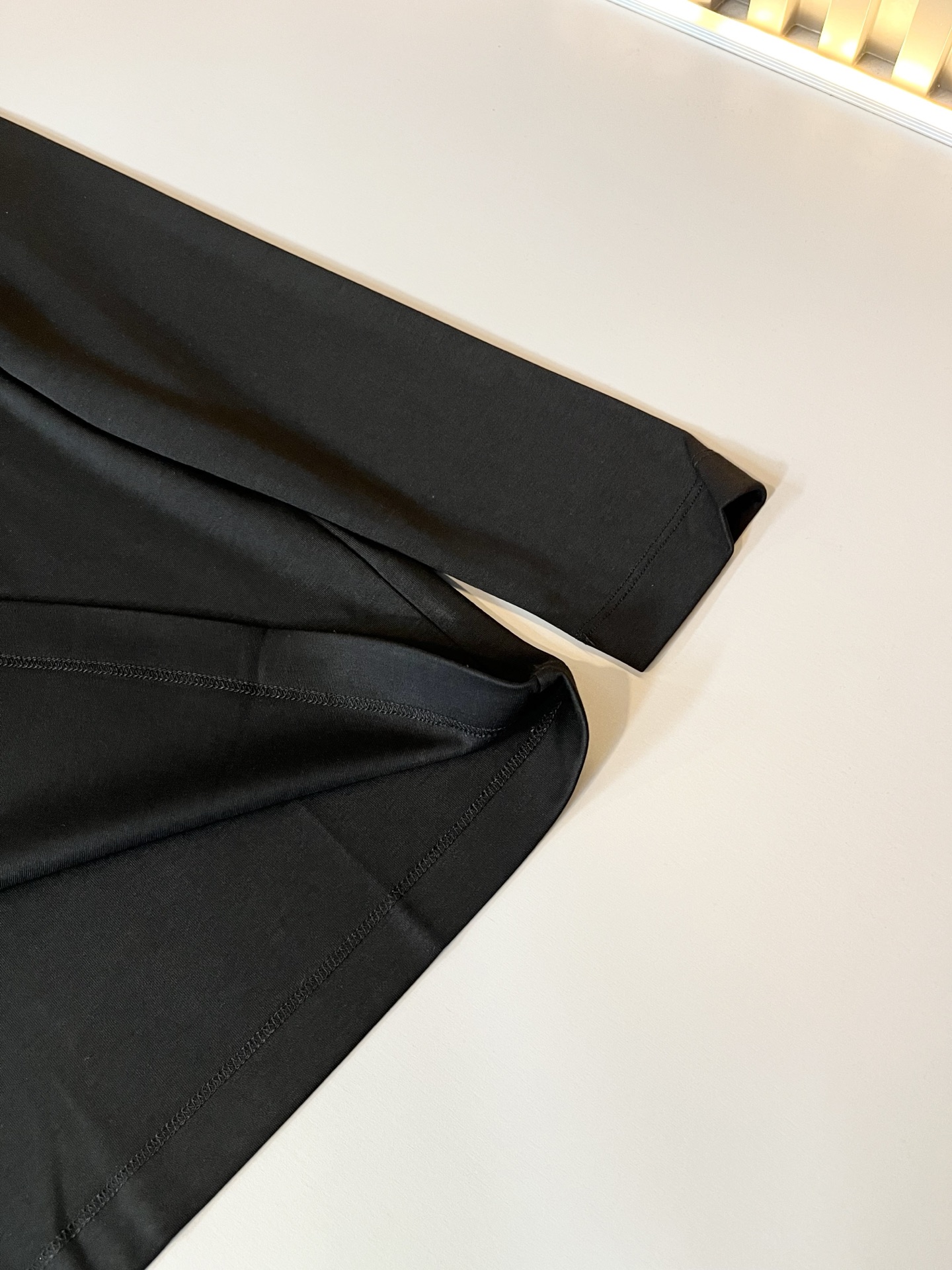 BottegaVene*a宝*嘉 2025秋冬新款男士打底衫，这是今年目前为止最牛批的一款纯色高品质面料