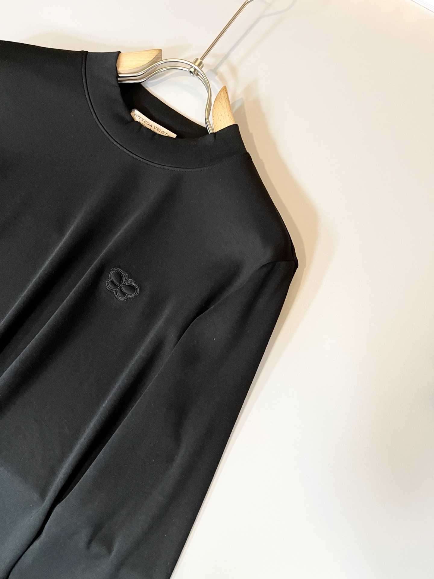 BottegaVene*a宝*嘉 2025秋冬新款男士打底衫，这是今年目前为止最牛批的一款纯色高品质面料