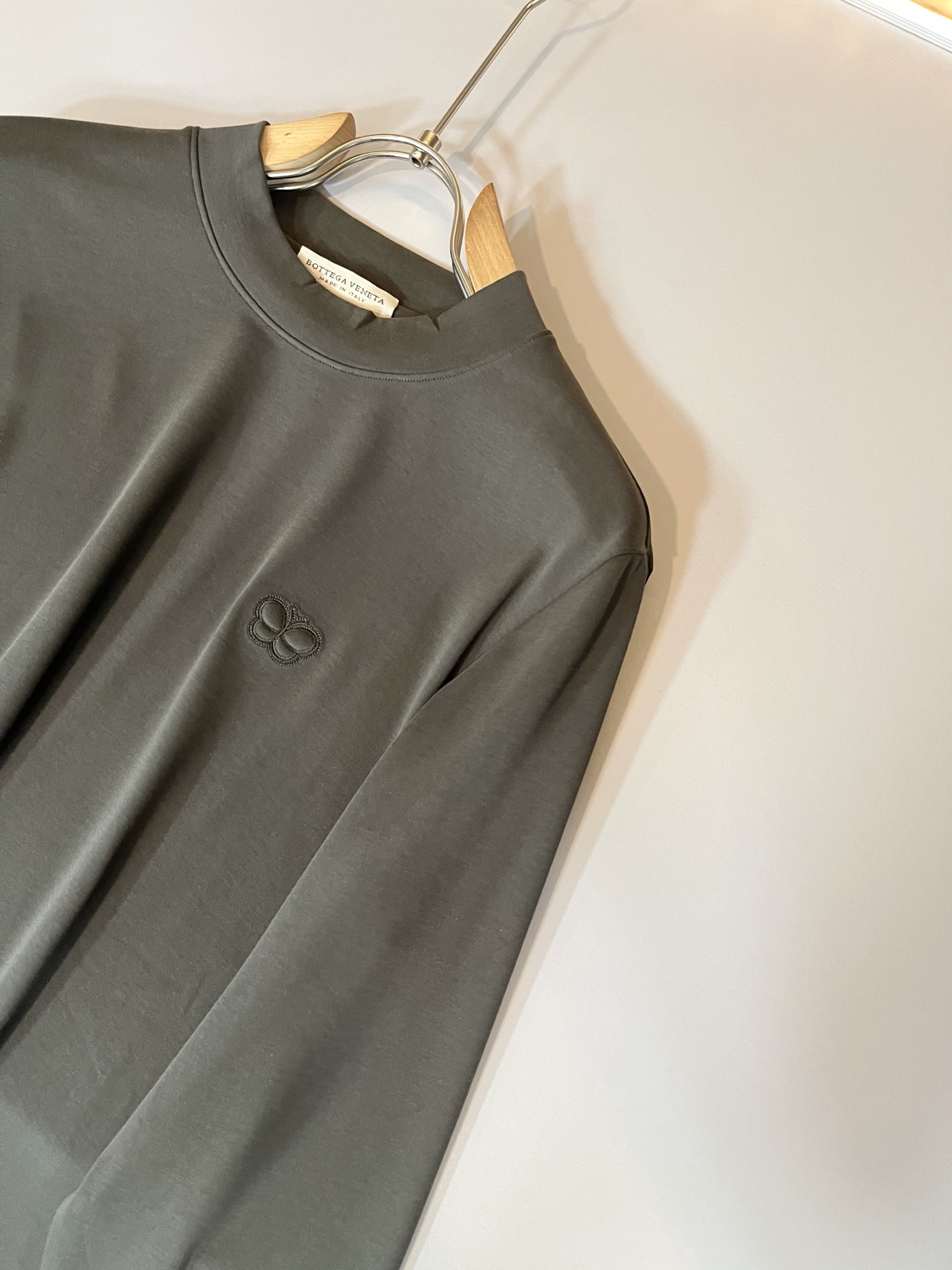 BottegaVene*a宝*嘉 2025秋冬新款男士打底衫，这是今年目前为止最牛批的一款纯色高品质面料