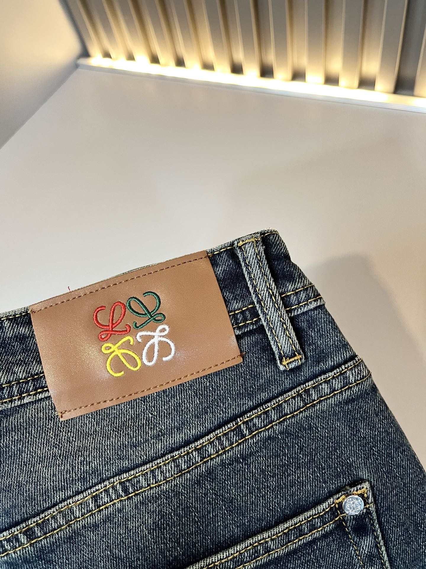 LO*WE/罗*威2025秋冬新品男士时装款高端休闲裤，香港洋行渠道货，日本原厂出品，纯血统品质，完美延