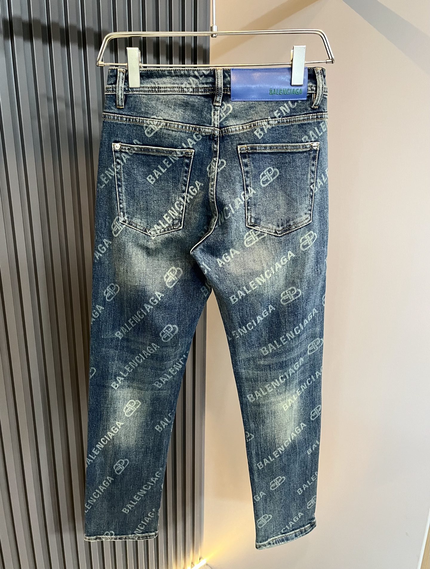 LO*WE/罗*威2025秋冬新品男士时装款高端休闲裤，香港洋行渠道货，日本原厂出品，纯血统品质，完美延