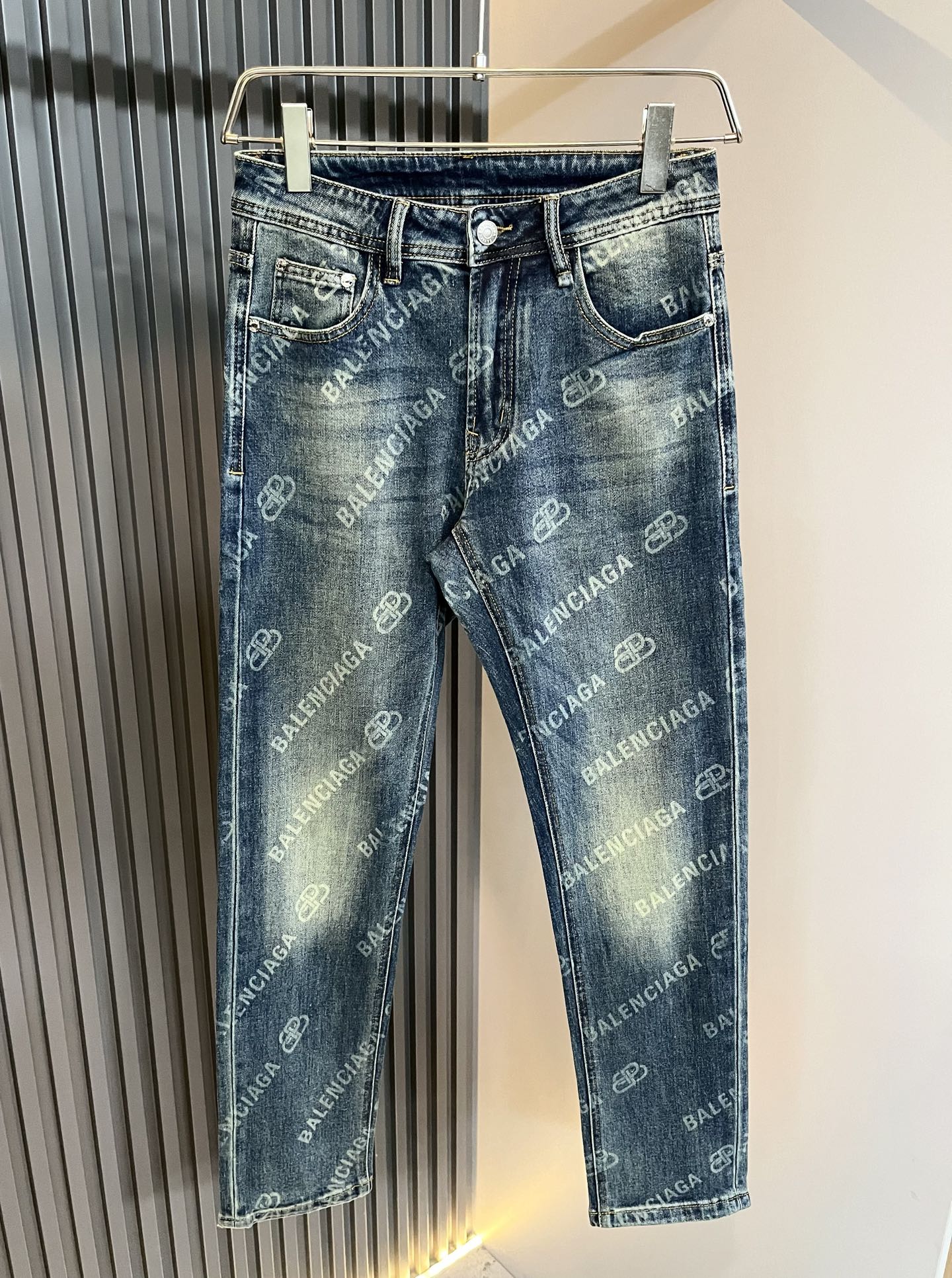 LO*WE/罗*威2025秋冬新品男士时装款高端休闲裤，香港洋行渠道货，日本原厂出品，纯血统品质，完美延