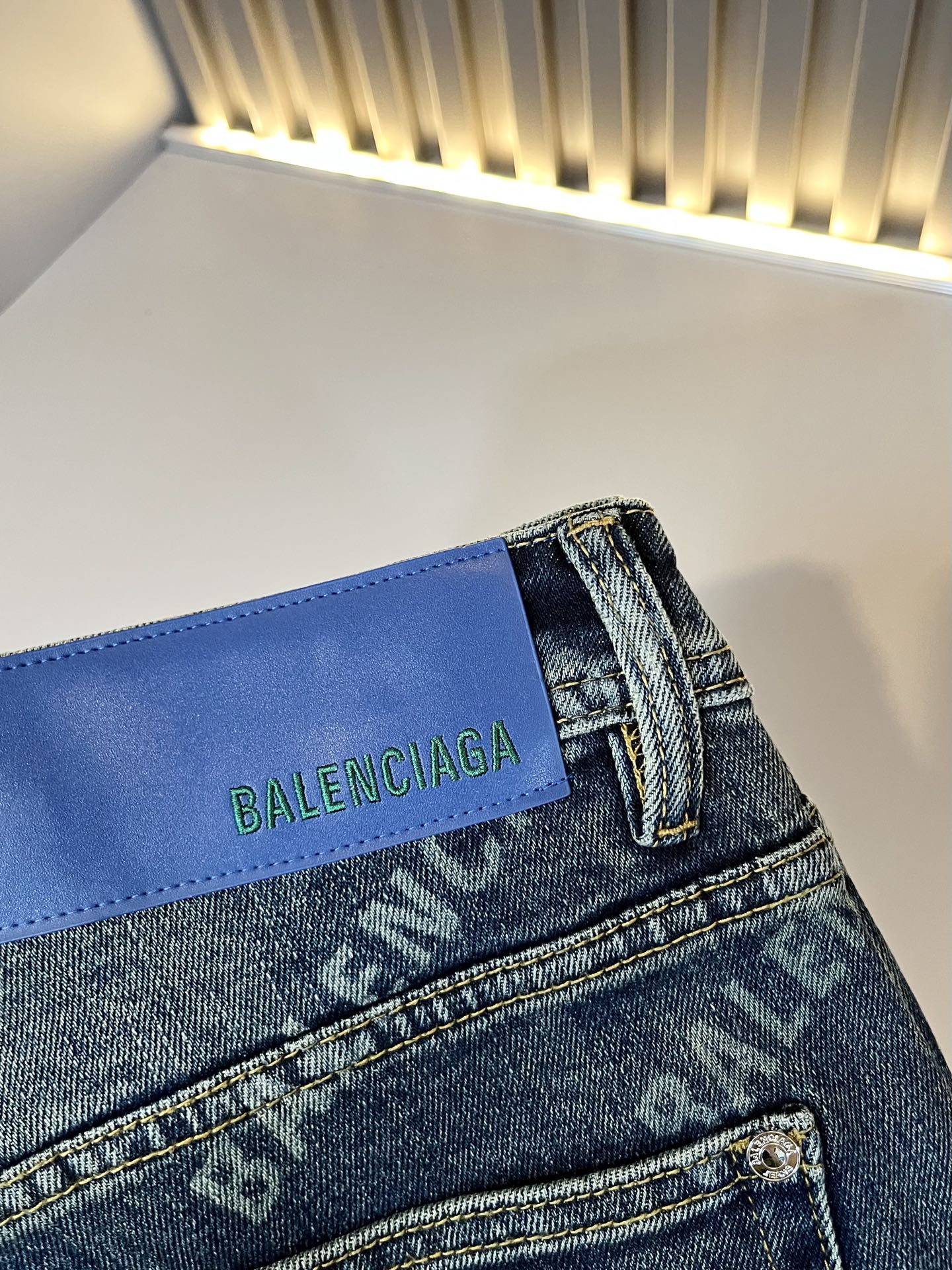 LO*WE/罗*威2025秋冬新品男士时装款高端休闲裤，香港洋行渠道货，日本原厂出品，纯血统品质，完美延