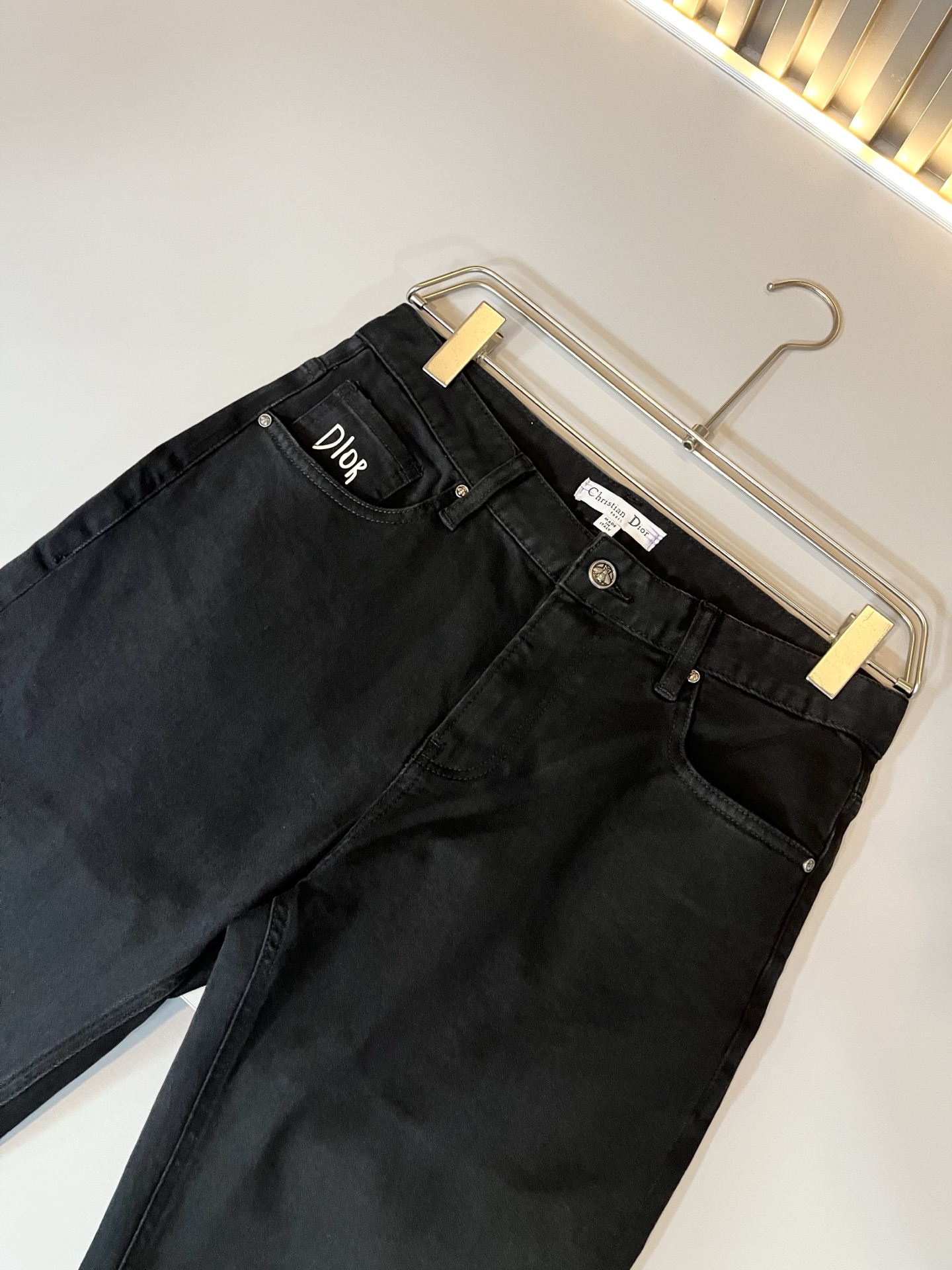 Dio*r 迪家 2025秋冬男士水洗小直筒牛仔裤！贸易公司渠道牛货，品相超赞，时尚圈万能的百搭裤王，欧