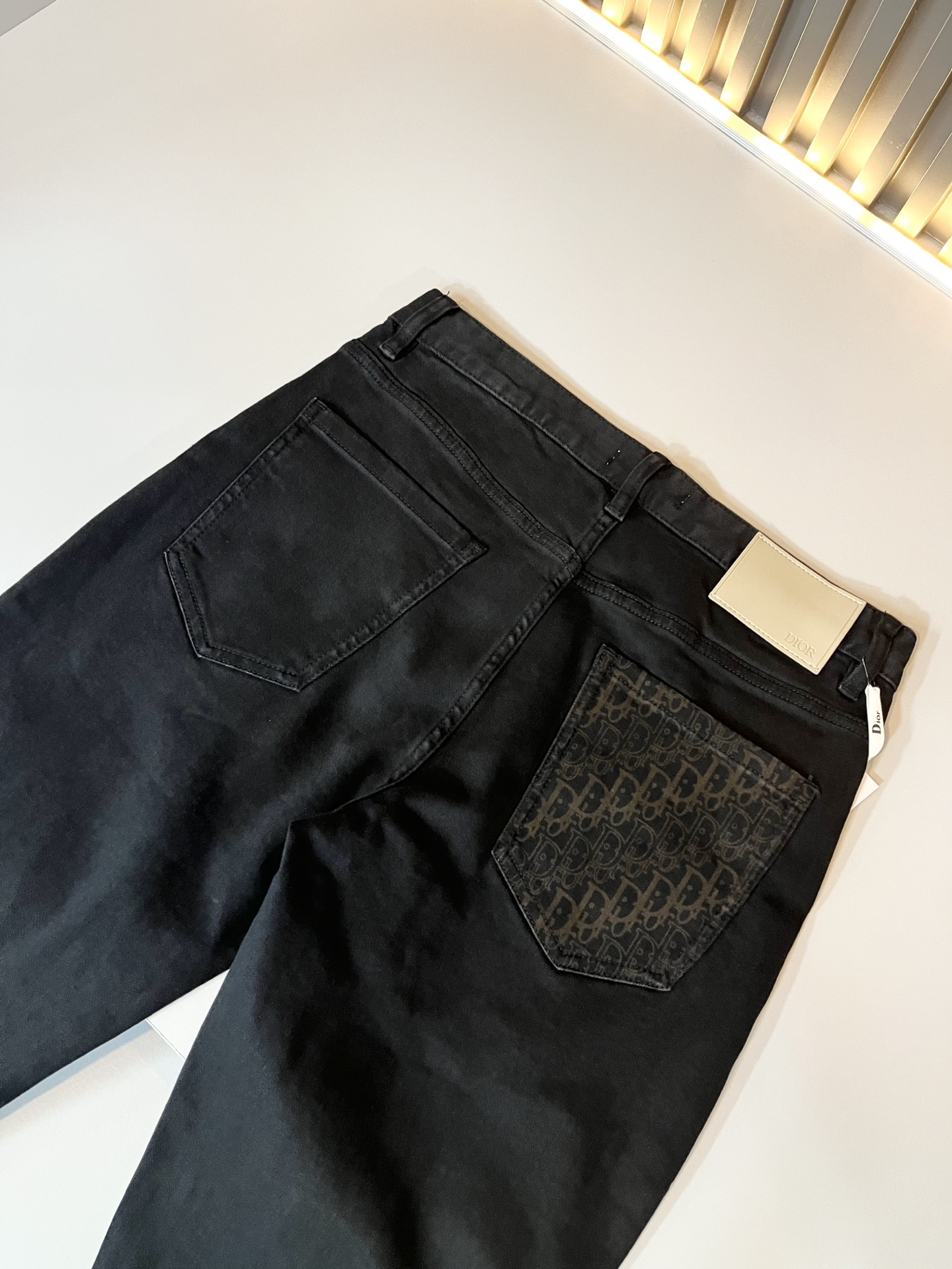 Dio*r 迪家 2025秋冬男士水洗小直筒牛仔裤！贸易公司渠道牛货，品相超赞，时尚圈万能的百搭裤王，欧