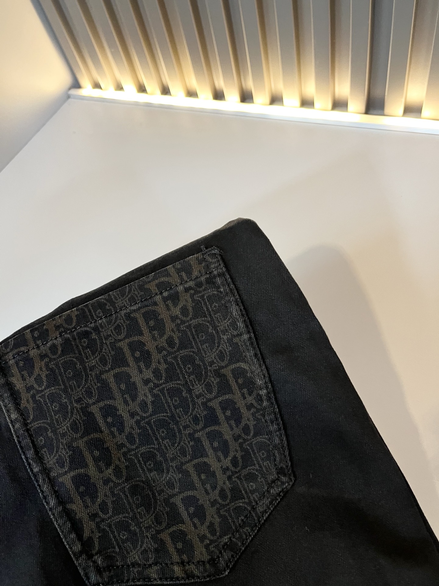 Dio*r 迪家 2025秋冬男士水洗小直筒牛仔裤！贸易公司渠道牛货，品相超赞，时尚圈万能的百搭裤王，欧