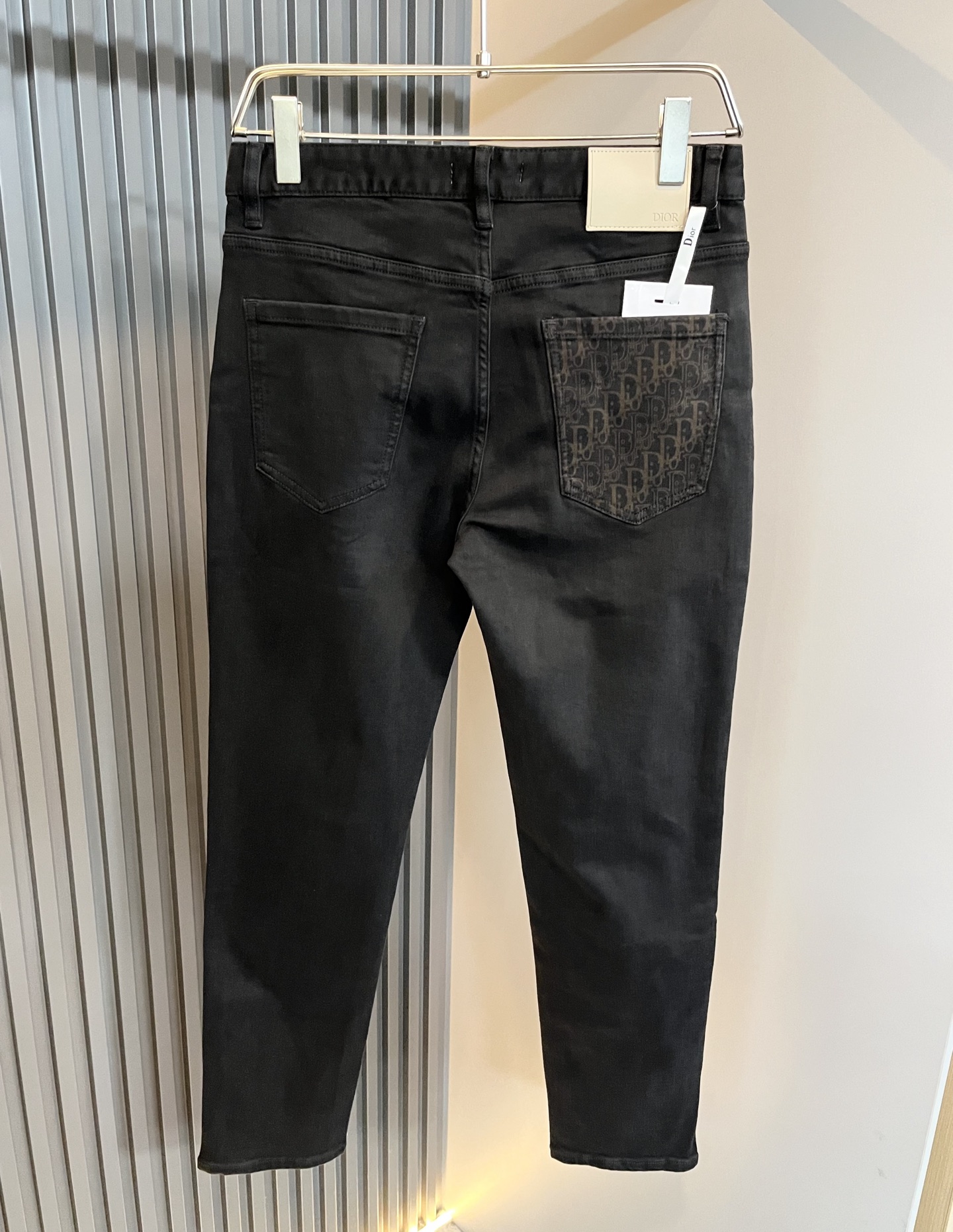 Dio*r 迪家 2025秋冬男士水洗小直筒牛仔裤！贸易公司渠道牛货，品相超赞，时尚圈万能的百搭裤王，欧