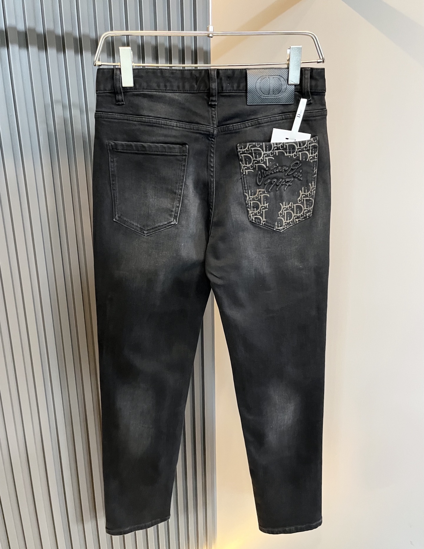 Dio*r 迪家 2025秋冬男士水洗小直筒牛仔裤！贸易公司渠道牛货，品相超赞，时尚圈万能的百搭裤王，欧