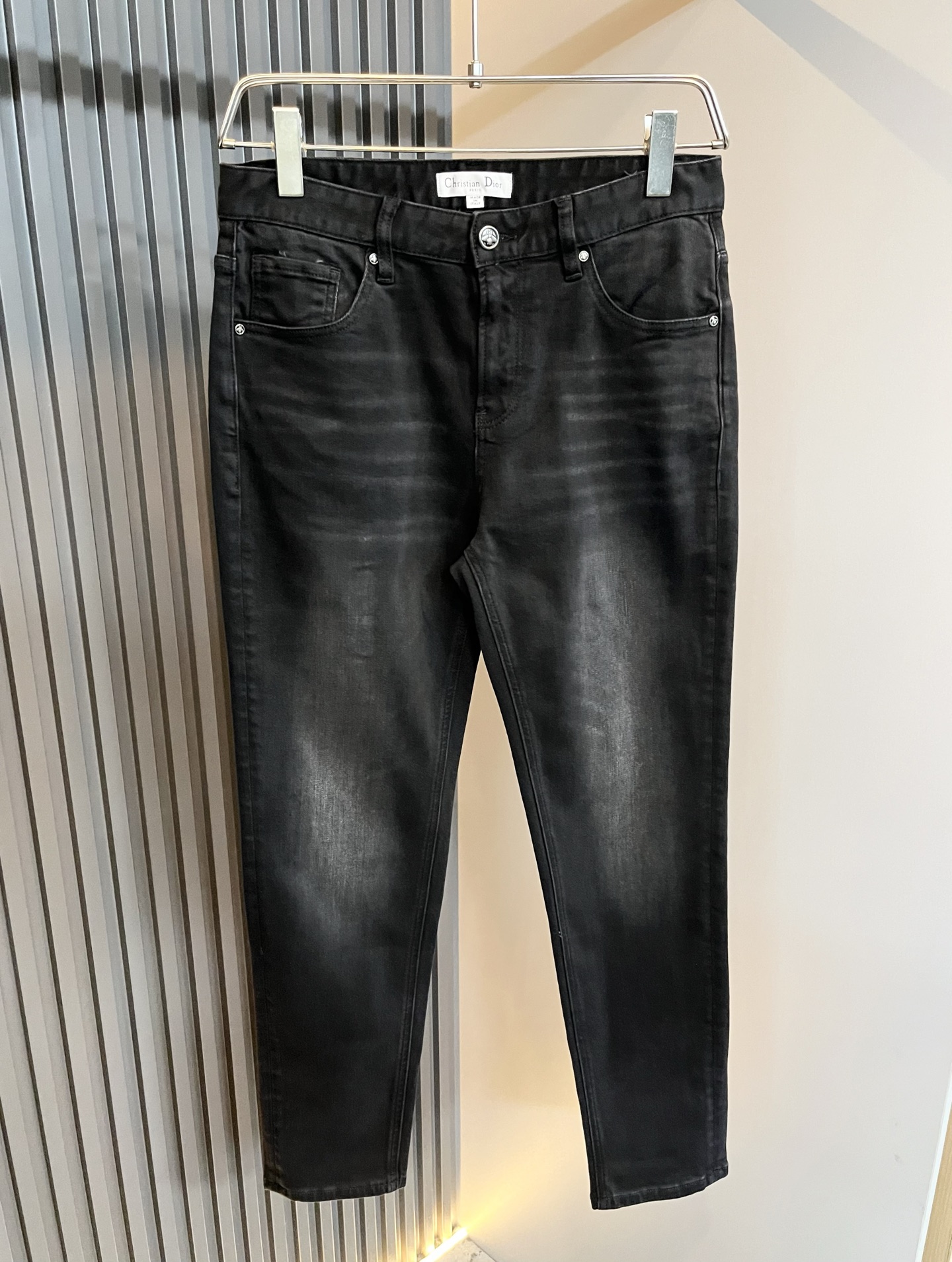 Dio*r 迪家 2025秋冬男士水洗小直筒牛仔裤！贸易公司渠道牛货，品相超赞，时尚圈万能的百搭裤王，欧