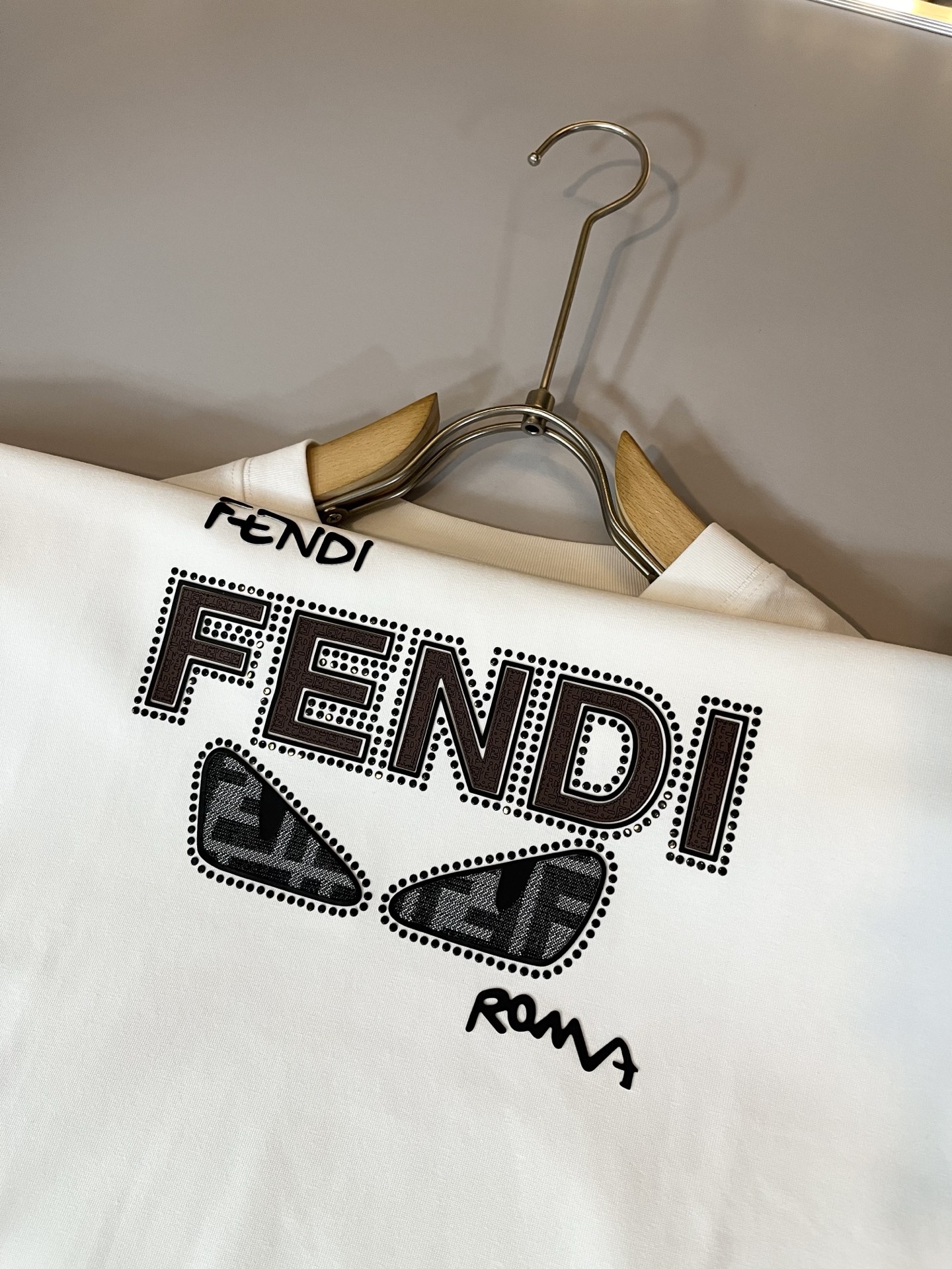 FEN*I 芬*迪2025春夏新款FD家族FF男女同款👫打底衫，男女同款👫百搭极简短袖。意大利原厂订单，