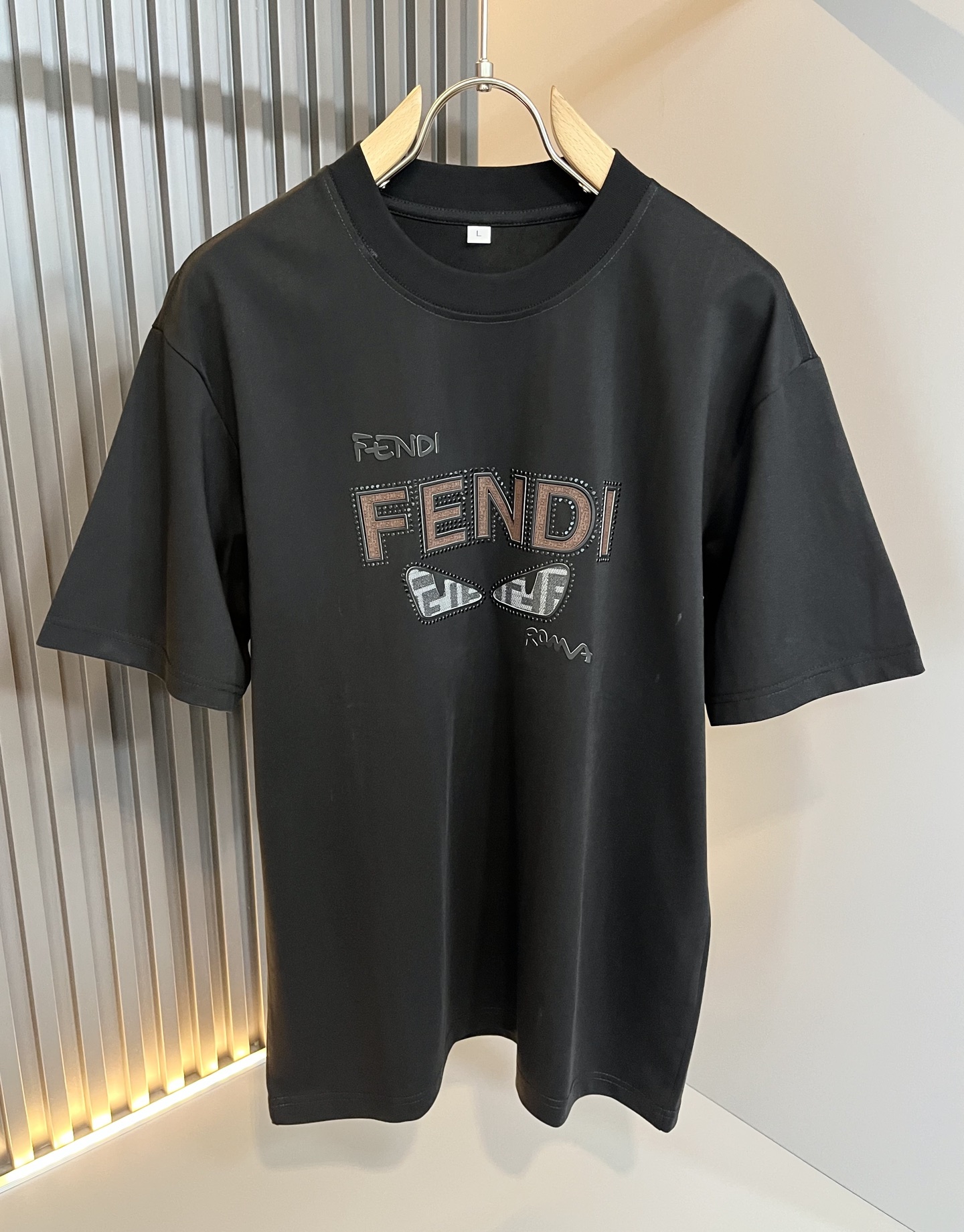 FEN*I 芬*迪2025春夏新款FD家族FF男女同款👫打底衫，男女同款👫百搭极简短袖。意大利原厂订单，