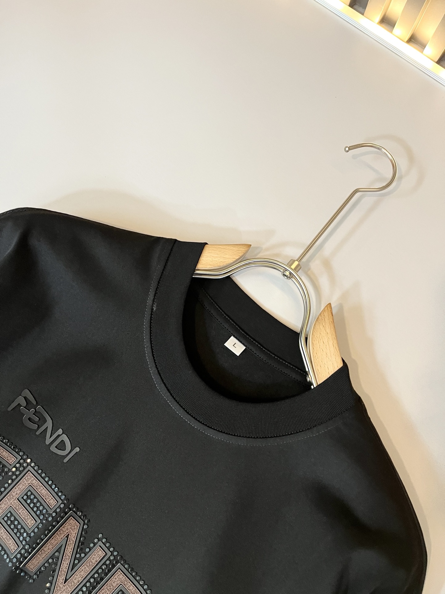 FEN*I 芬*迪2025春夏新款FD家族FF男女同款👫打底衫，男女同款👫百搭极简短袖。意大利原厂订单，