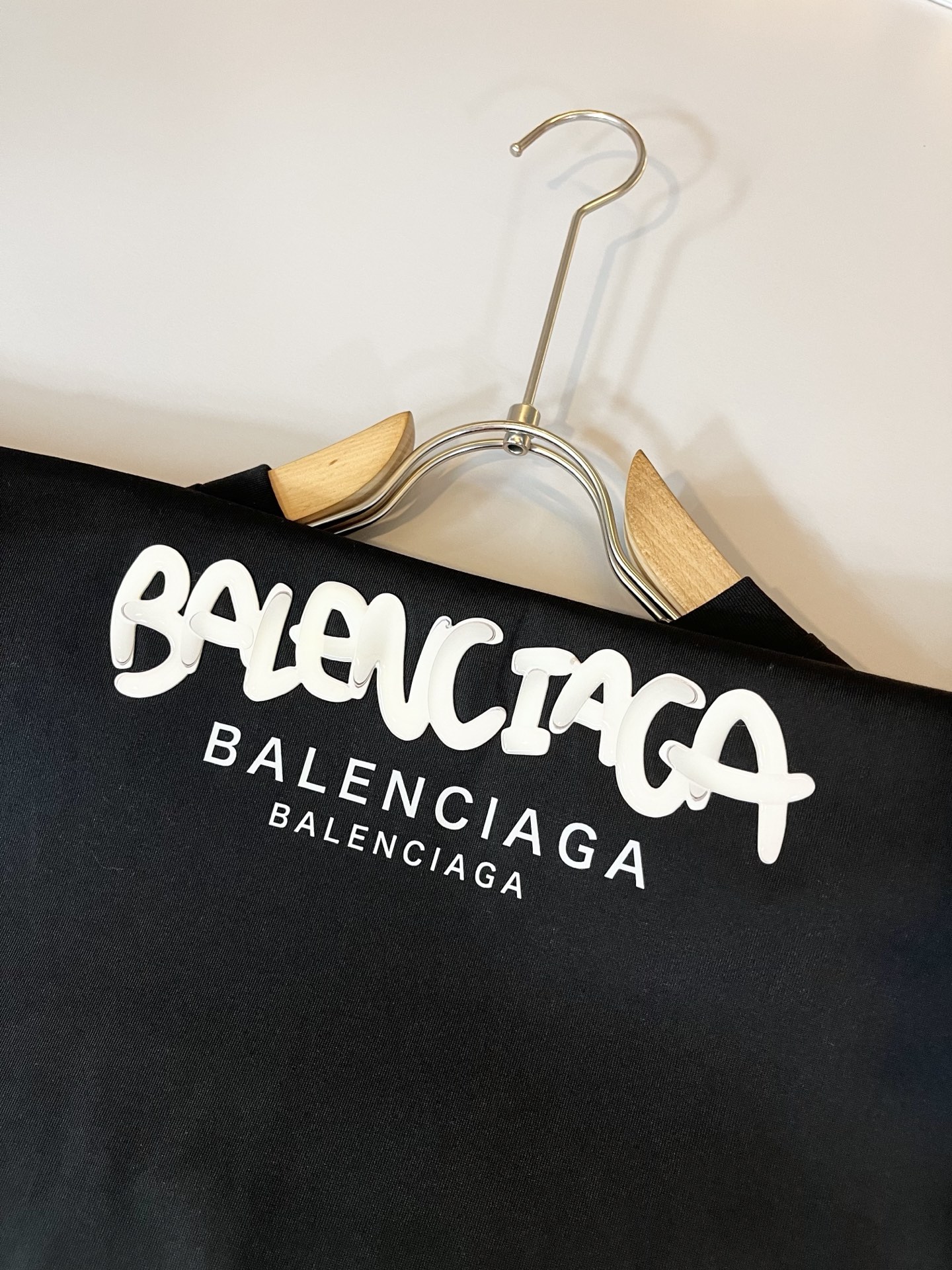 BALENCI*GA巴黎*家 2025春夏新款男女同款👫短袖T恤！走秀图案印花时尚休闲短袖T恤衫！设计l