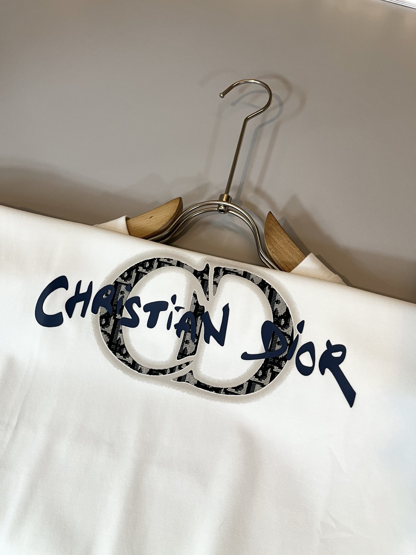 Dio*迪家 2025春夏新款男女同款👫短袖T恤，专柜同步发售！定制专属260克纯棉面料，定制原版工艺螺