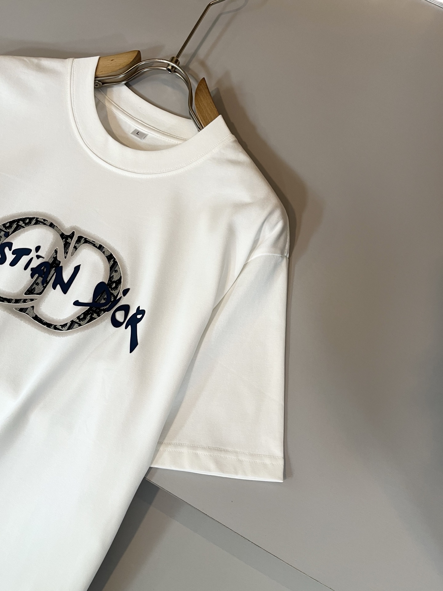 Dio*迪家 2025春夏新款男女同款👫短袖T恤，专柜同步发售！定制专属260克纯棉面料，定制原版工艺螺