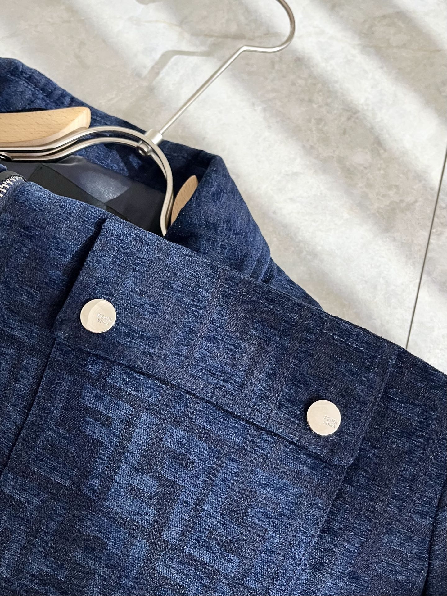 FEN*I 芬*迪 2025春夏新款夹克外套，意大利原厂订单，FD家族人气单品，代表性十足，规格感十足的