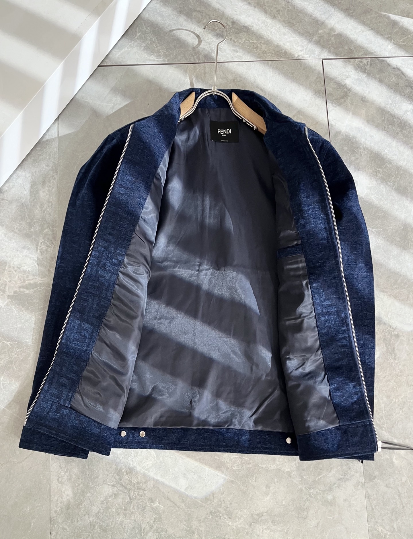 FEN*I 芬*迪 2025春夏新款夹克外套，意大利原厂订单，FD家族人气单品，代表性十足，规格感十足的