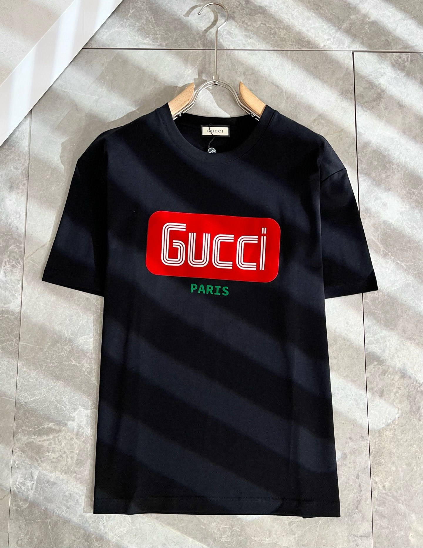 Gucc*古家 2025春夏新款男女同情侣款👫休闲宽松棉质圆领短袖T恤衫！贸易公司渠道稀出，同步官网发售