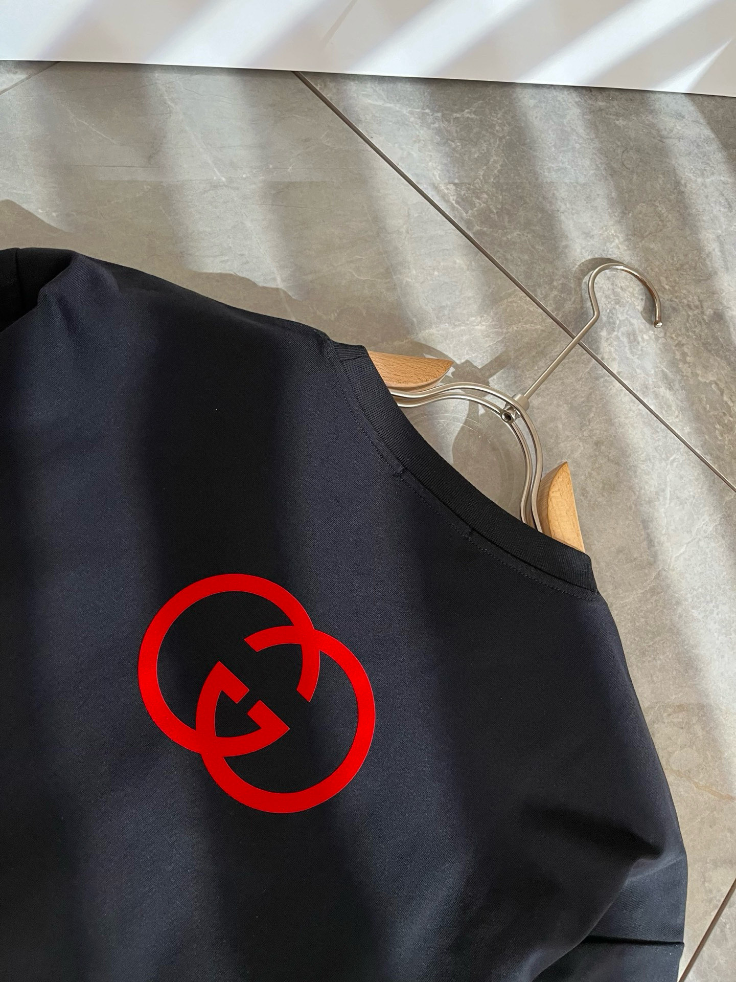 Gucc*古家 2025春夏新款男女同情侣款👫休闲宽松棉质圆领短袖T恤衫！贸易公司渠道稀出，同步官网发售