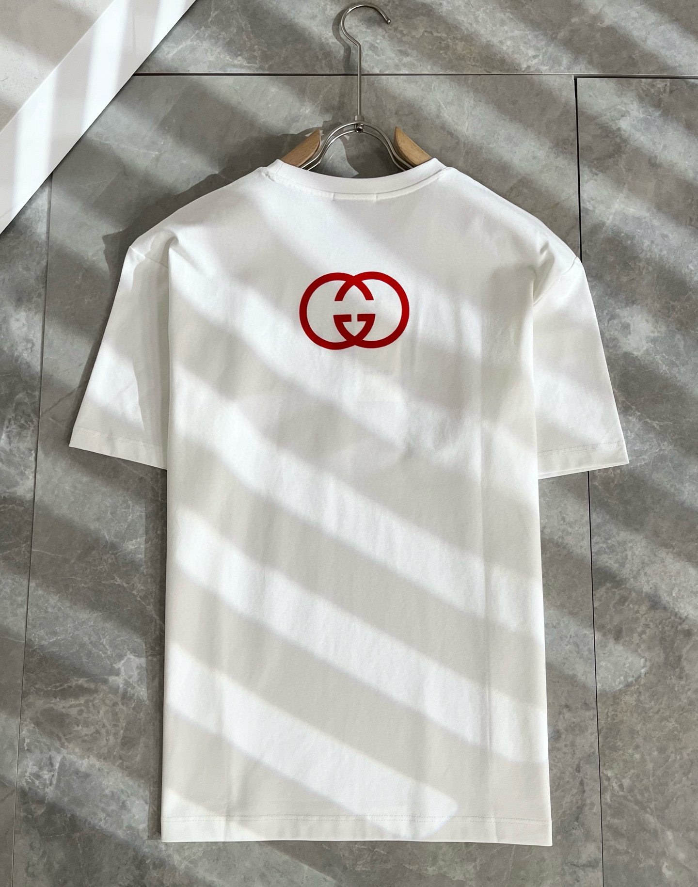 Gucc*古家 2025春夏新款男女同情侣款👫休闲宽松棉质圆领短袖T恤衫！贸易公司渠道稀出，同步官网发售