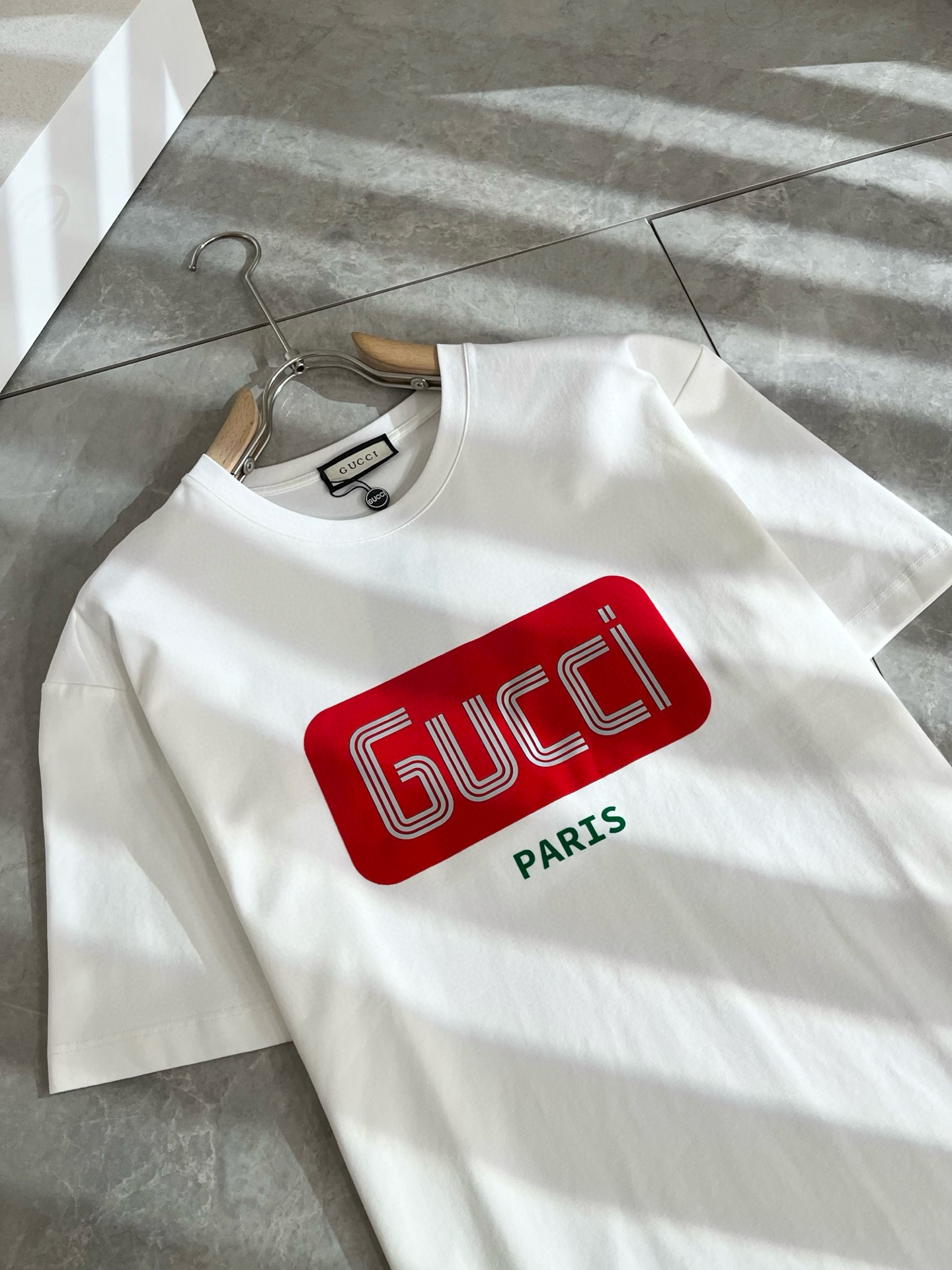 Gucc*古家 2025春夏新款男女同情侣款👫休闲宽松棉质圆领短袖T恤衫！贸易公司渠道稀出，同步官网发售