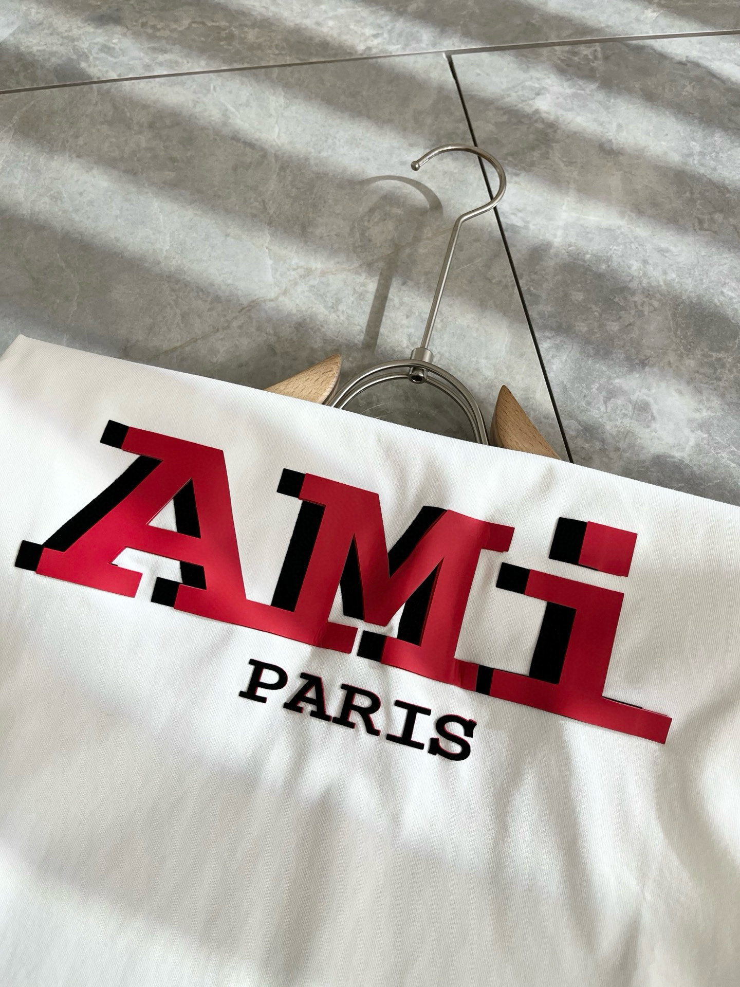 AMI 2025春夏新款男女同款👫短袖T恤，最新款全网独家首上！！~既经典有时尚百搭，谁不爱啊，将经典再