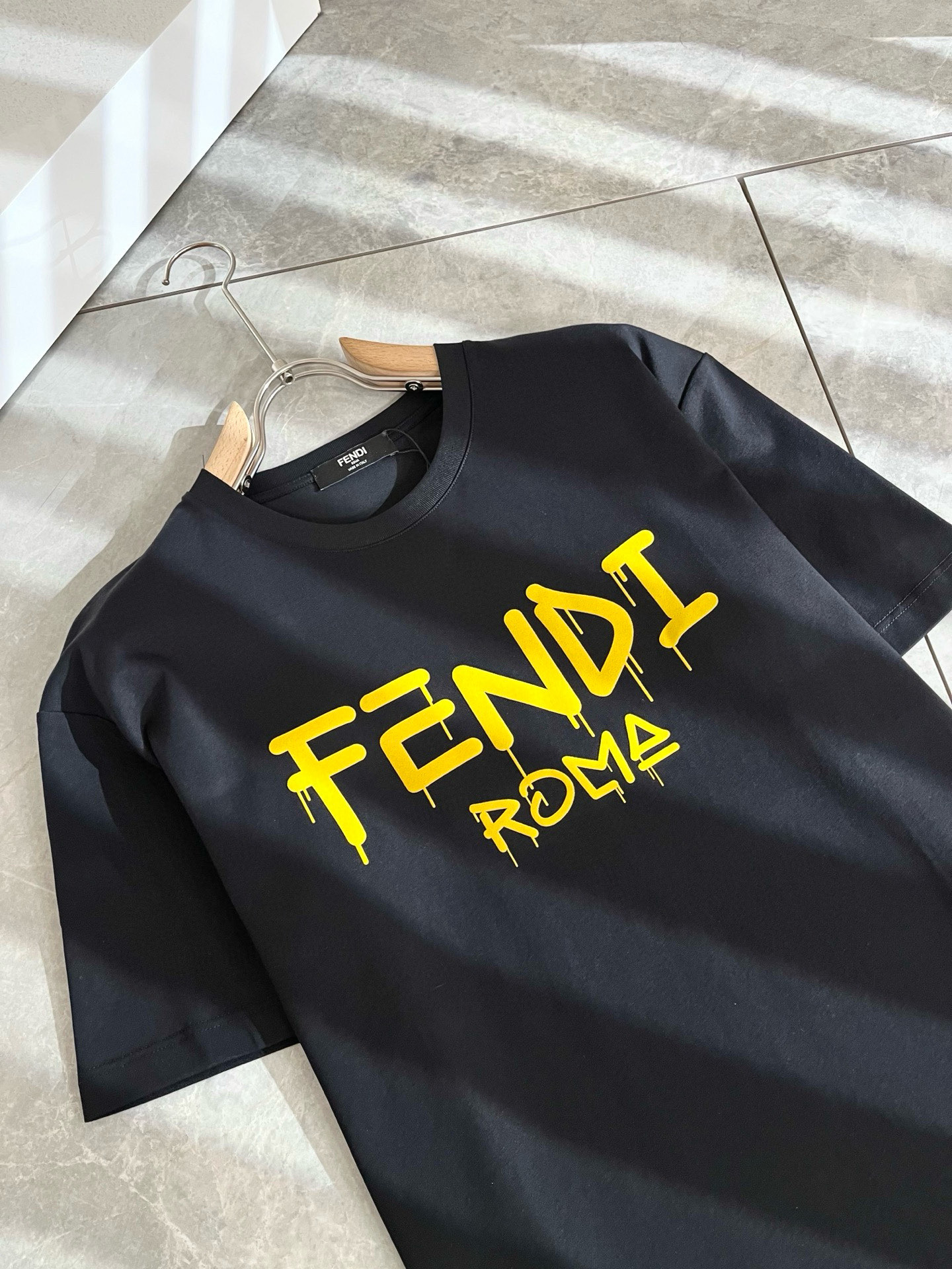 FEN*I 芬*迪2025春夏新款FD家族FF男女同款👫短袖T恤，男女同款👫百搭极简短袖。意大利原厂订单