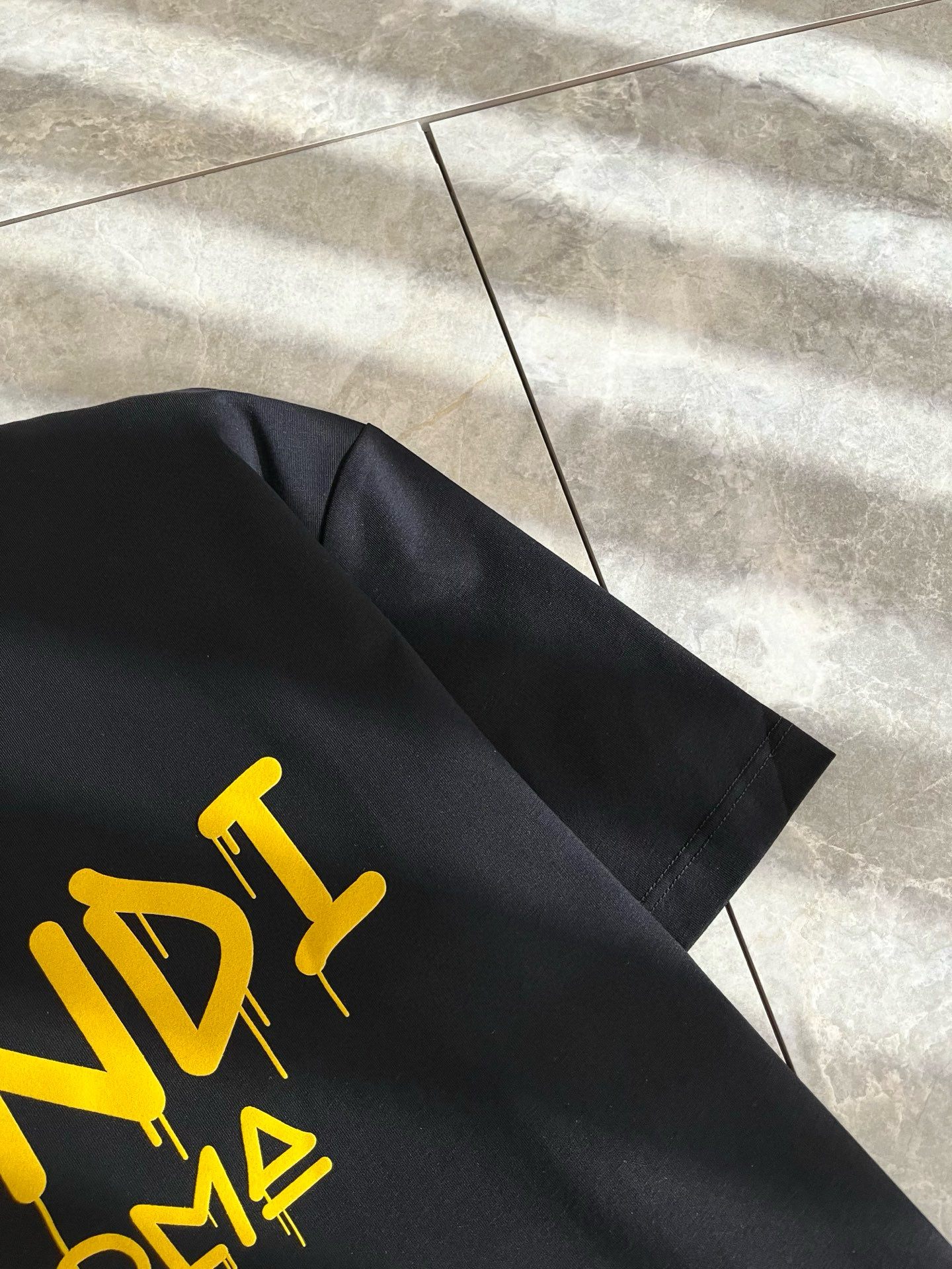 FEN*I 芬*迪2025春夏新款FD家族FF男女同款👫短袖T恤，男女同款👫百搭极简短袖。意大利原厂订单