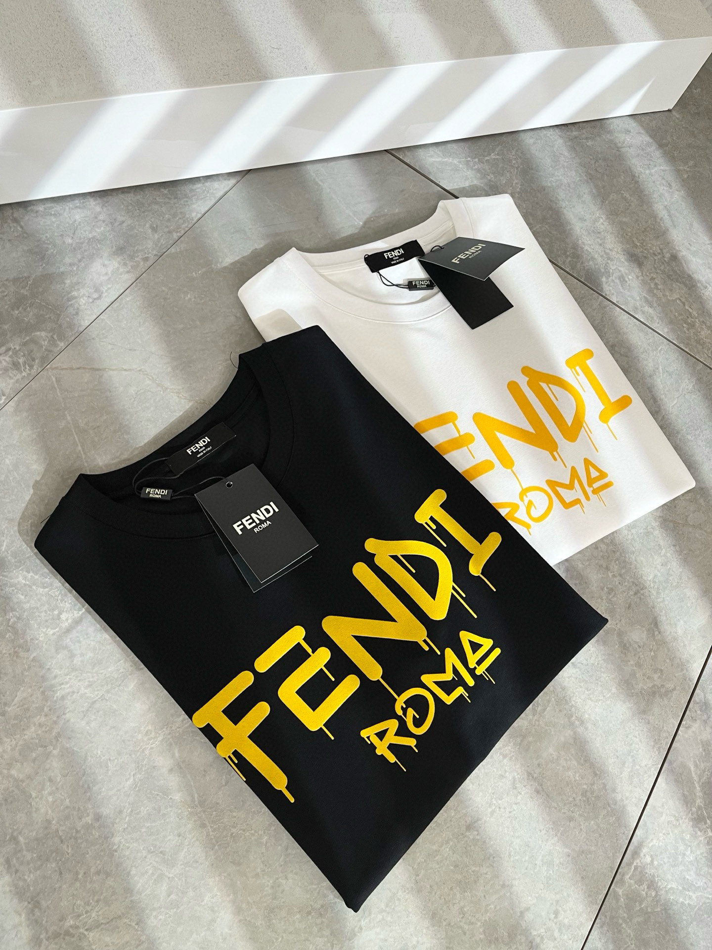 FEN*I 芬*迪2025春夏新款FD家族FF男女同款👫短袖T恤，男女同款👫百搭极简短袖。意大利原厂订单